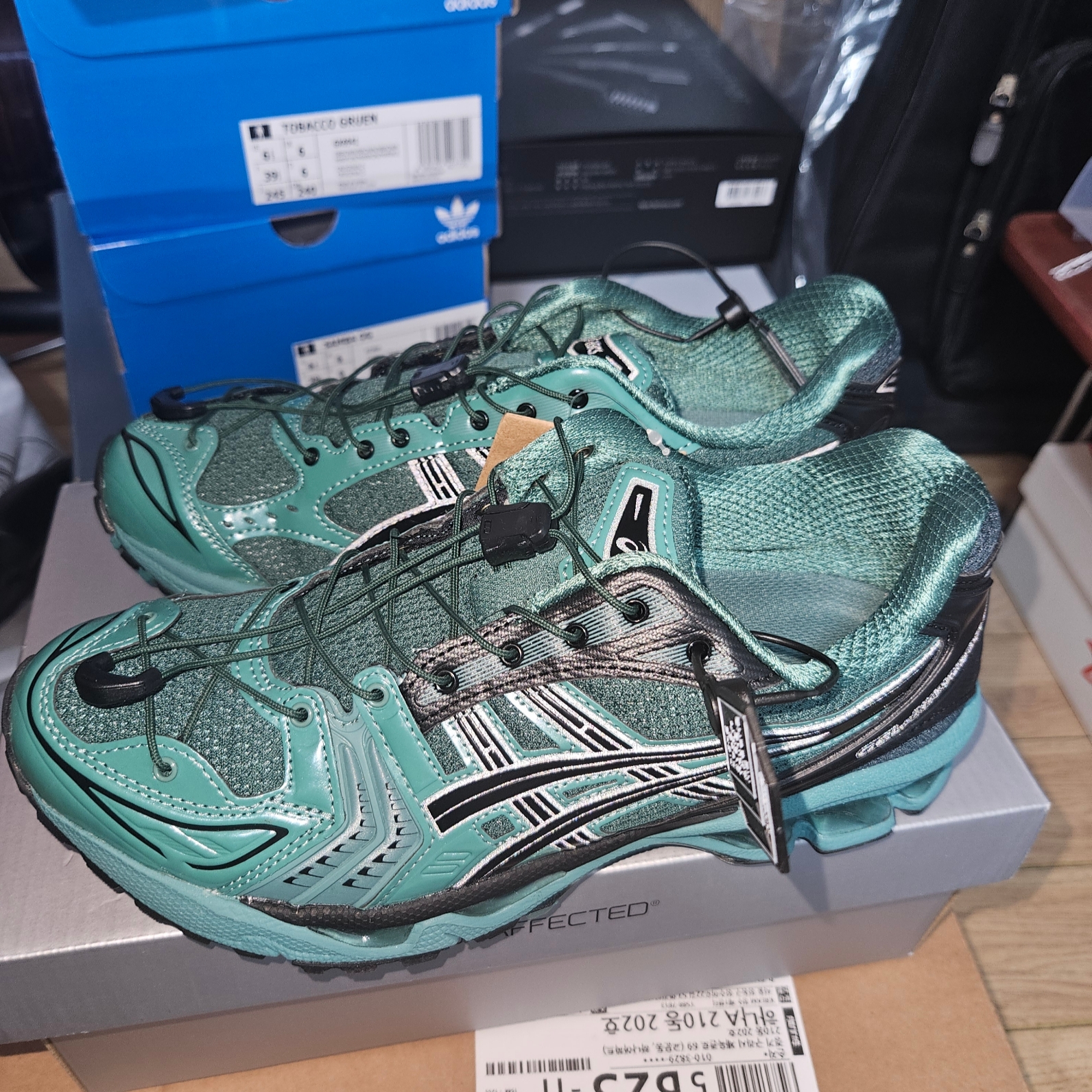 Asics x Unaffected Gel-Kayano 14 Uranus Green 착용 스타일 - 1