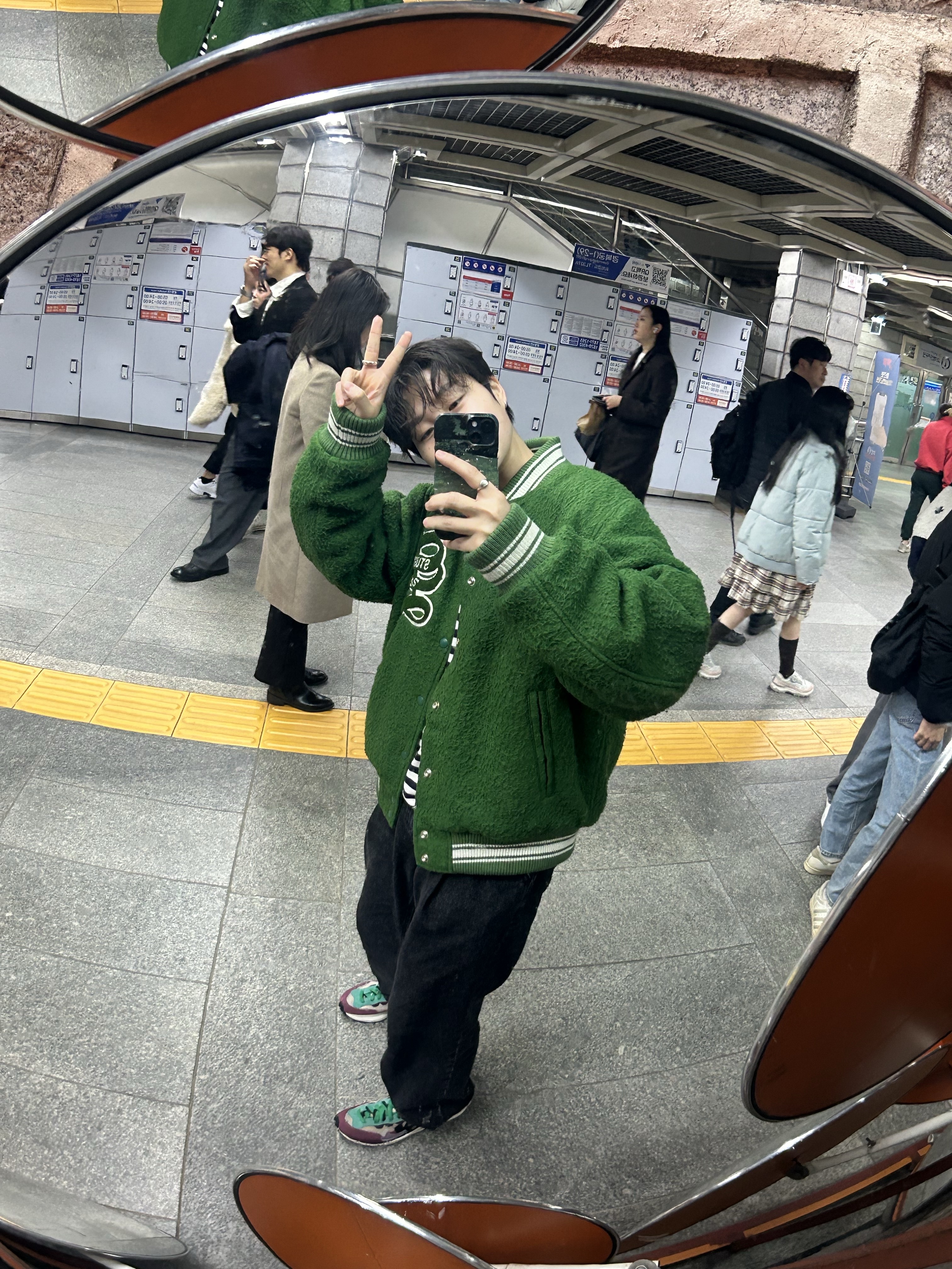 Stussy Casentino Wool Varsity Jacket Green, Nike x Sacai VaporWaffle String & Black Villain Red 착용 스타일 - 1