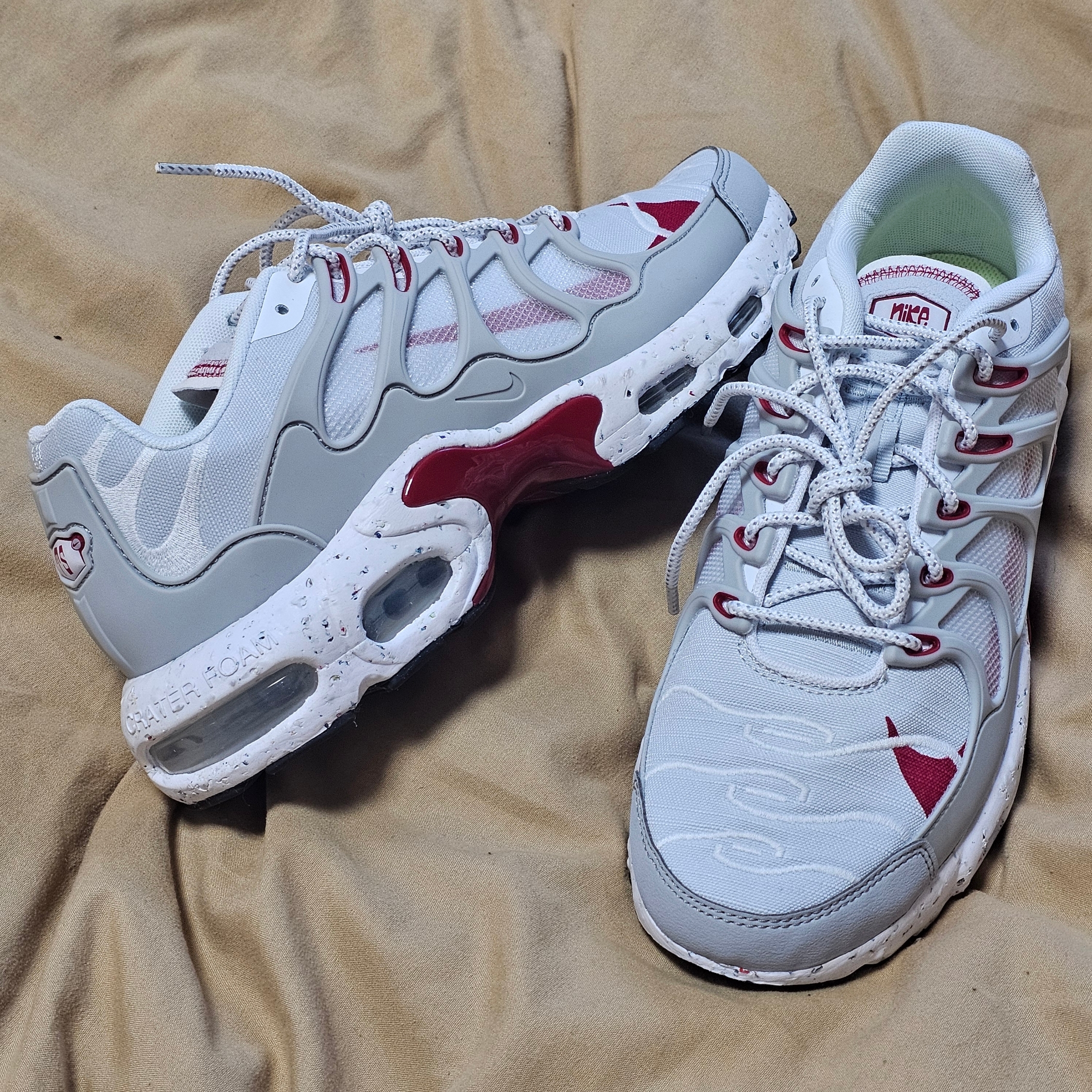 Nike Air Max Terrascape Plus Pure Platinum Gym Red 착용 스타일