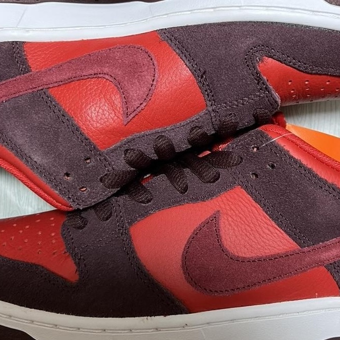 Nike SB Dunk Low Pro Cherry 착용 스타일