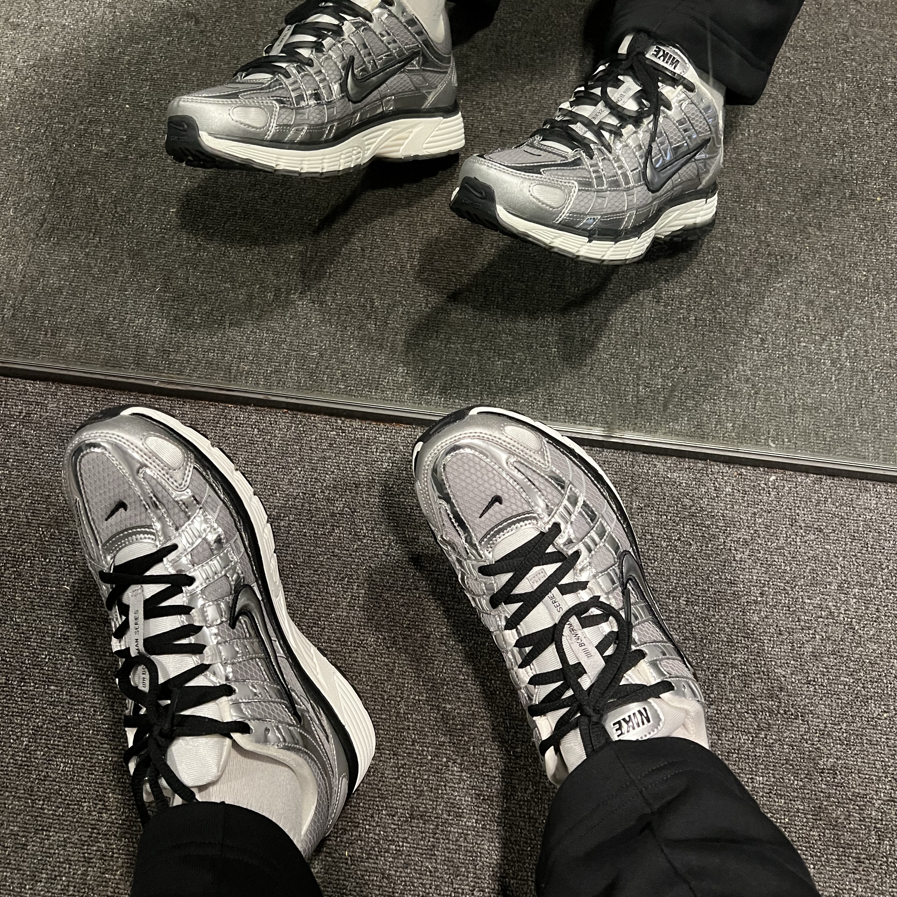 Nike P-6000 Metallic Silver 착용 스타일 - 1