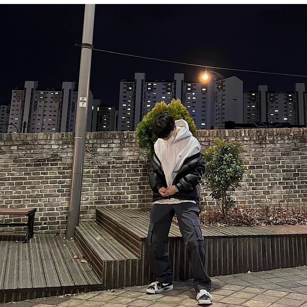 제목없음(제목 좀지어주셔요) | KREAM