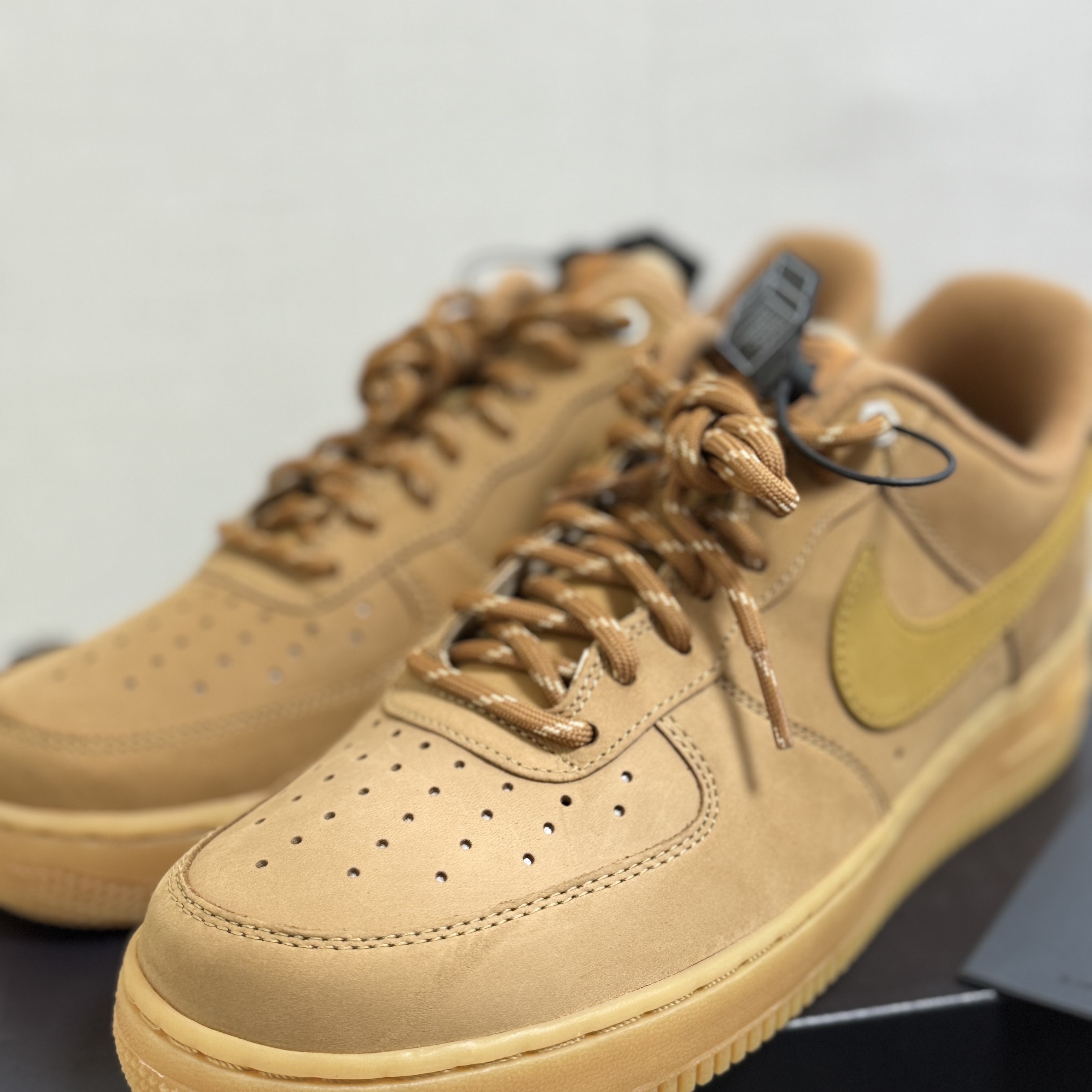 Nike Air Force 1 '07 WB Flax 착용 스타일 - 2