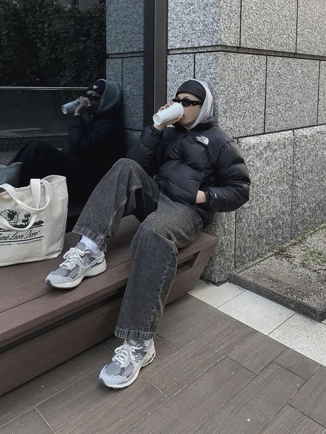 The North Face 1996 Eco Nuptse Jacket Real Black, New Balance 2002R Protection Pack Rain Cloud 착용 스타일