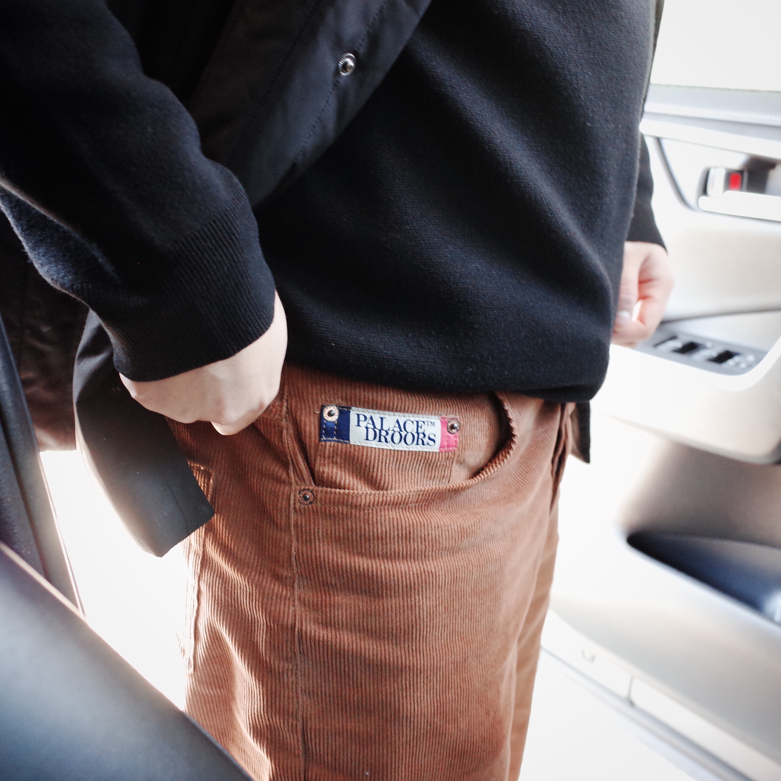 Palace x Droors Jean Brown Corduroy - 23SS 착용 스타일