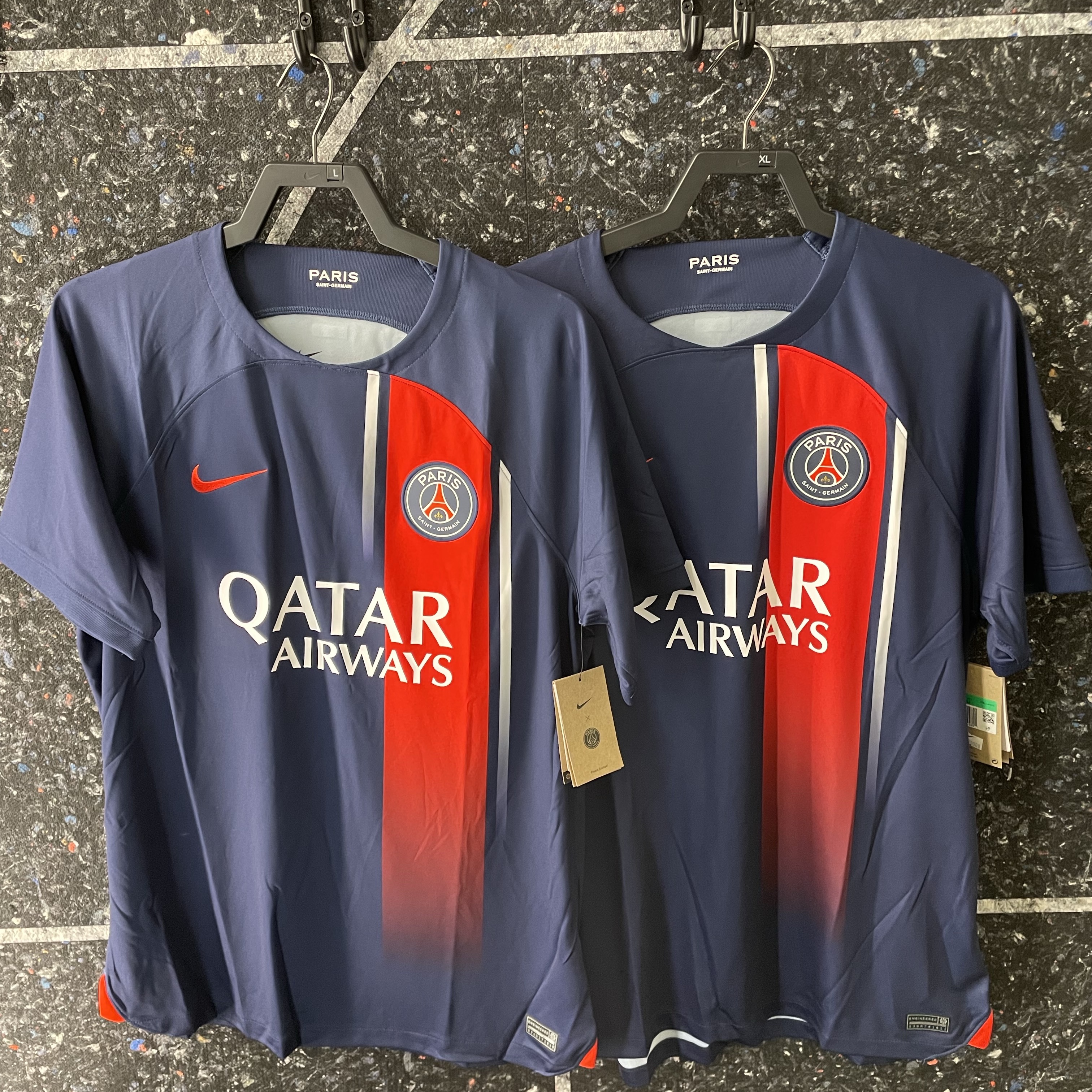 Nike Paris Saint-Germain 2023/24 Dri-Fit Stadium Home Jersey Midnight Navy (Non Marking Ver.) 착용 스타일