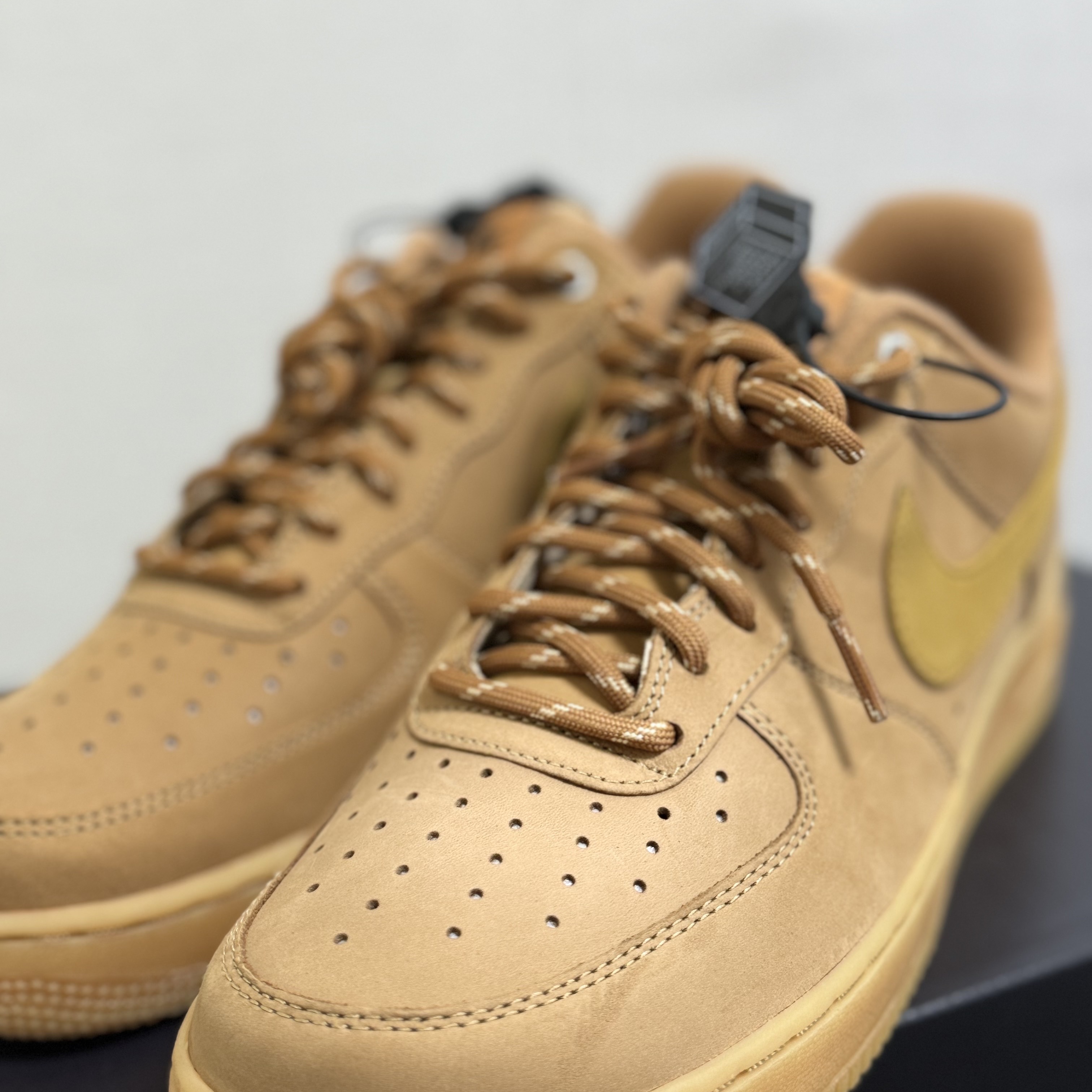 Nike Air Force 1 '07 WB Flax 착용 스타일 - 1