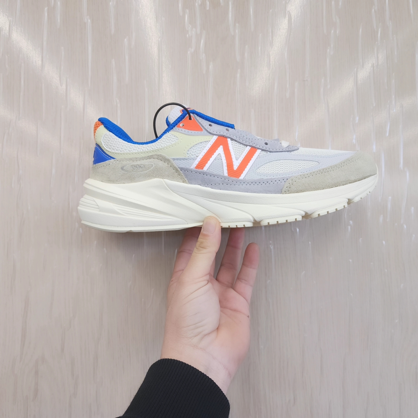 New Balance x Kith x Madison Square Garden 990v6 Made in USA Angora Royal Blue, New Balance x Carhartt WIP 990v6 Made in USA Hamilton Brown Military Green 착용 스타일 - 1