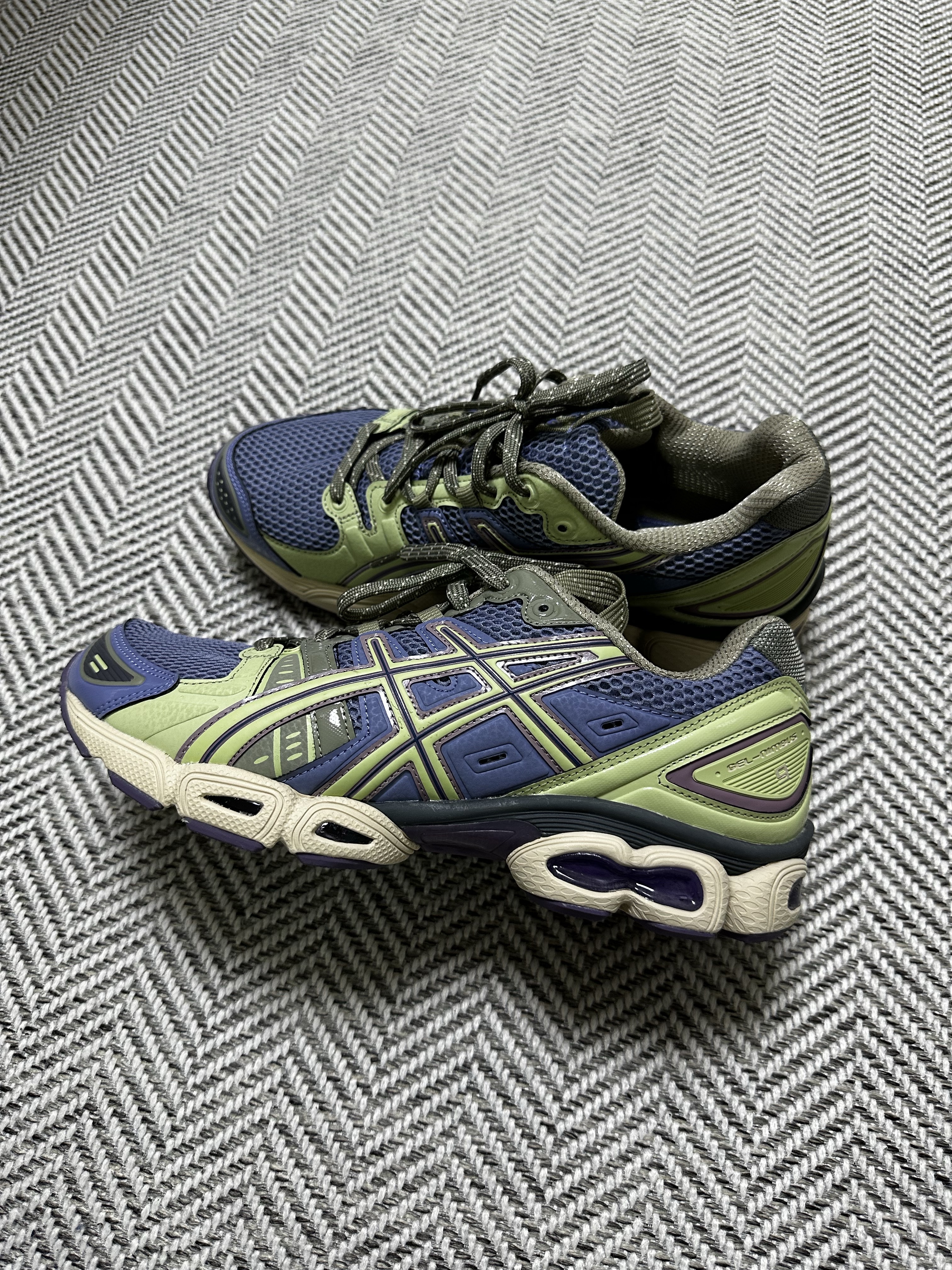(W) Asics UB3-S Gel-Nimbus 9 Stonewash 착용 스타일 - 1
