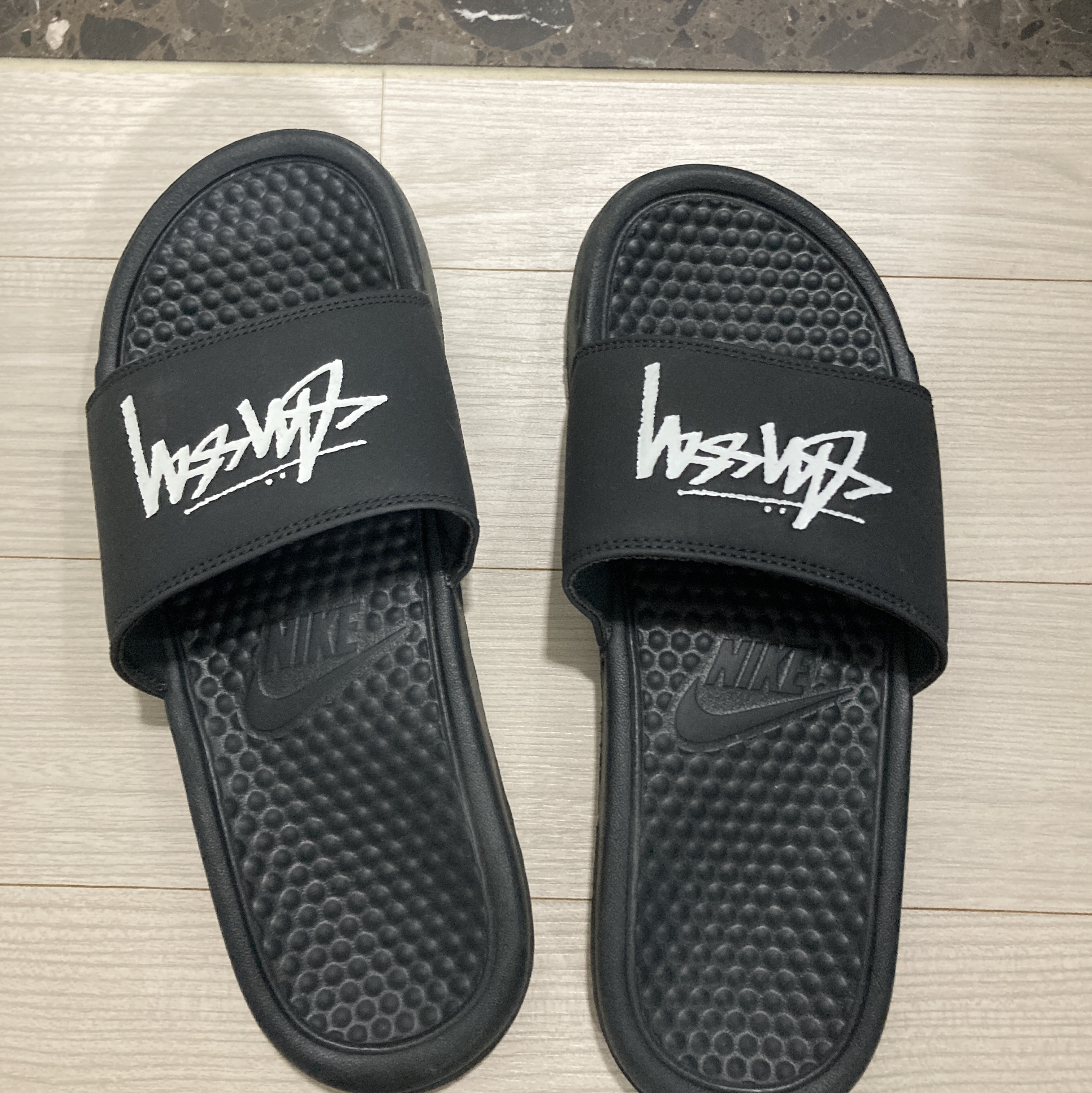 Nike x Stussy Benassi Slide Off Noir 착용 스타일
