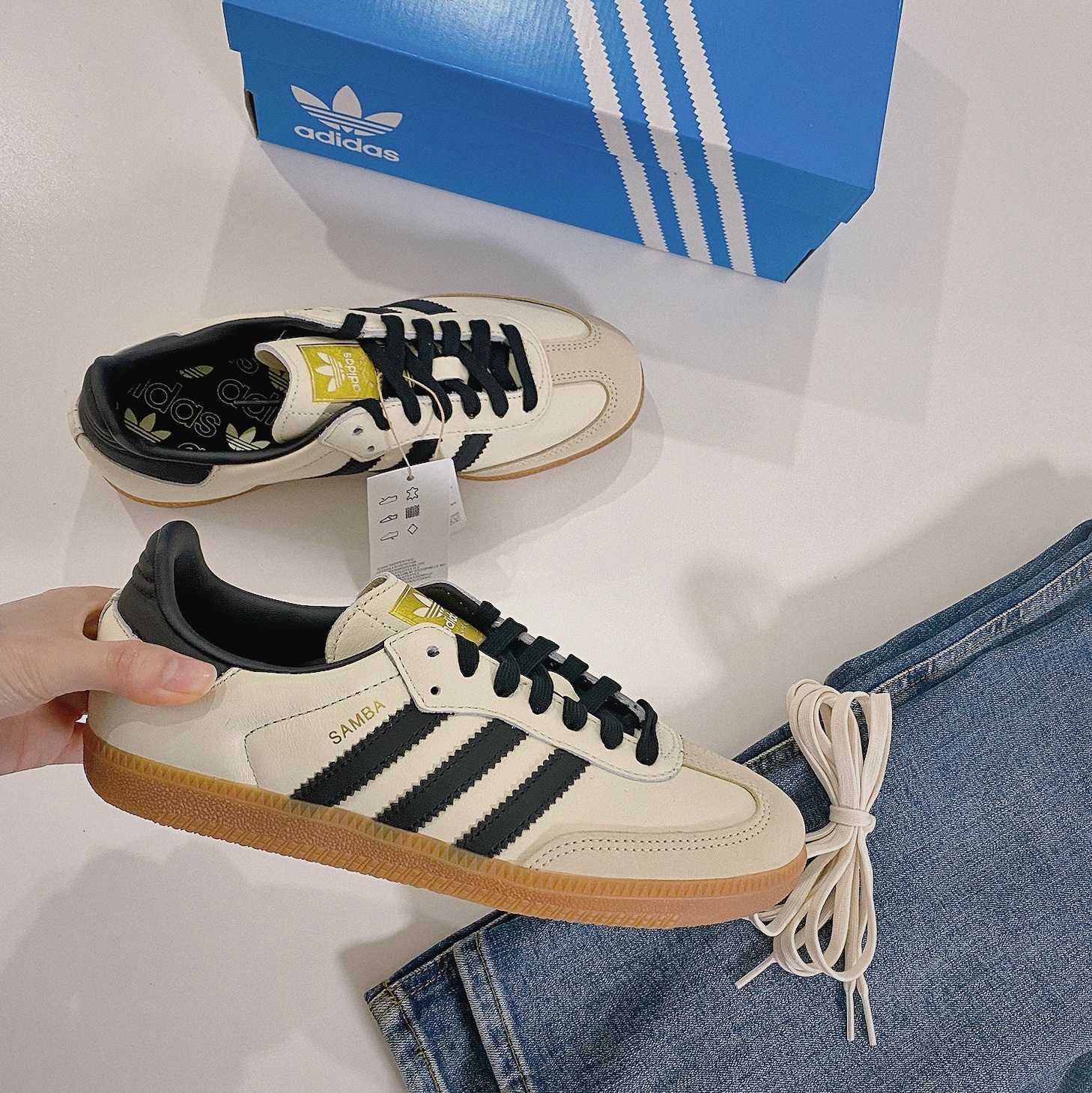 (W) Adidas Samba OG Cream White Core Black 착용 스타일 - 1