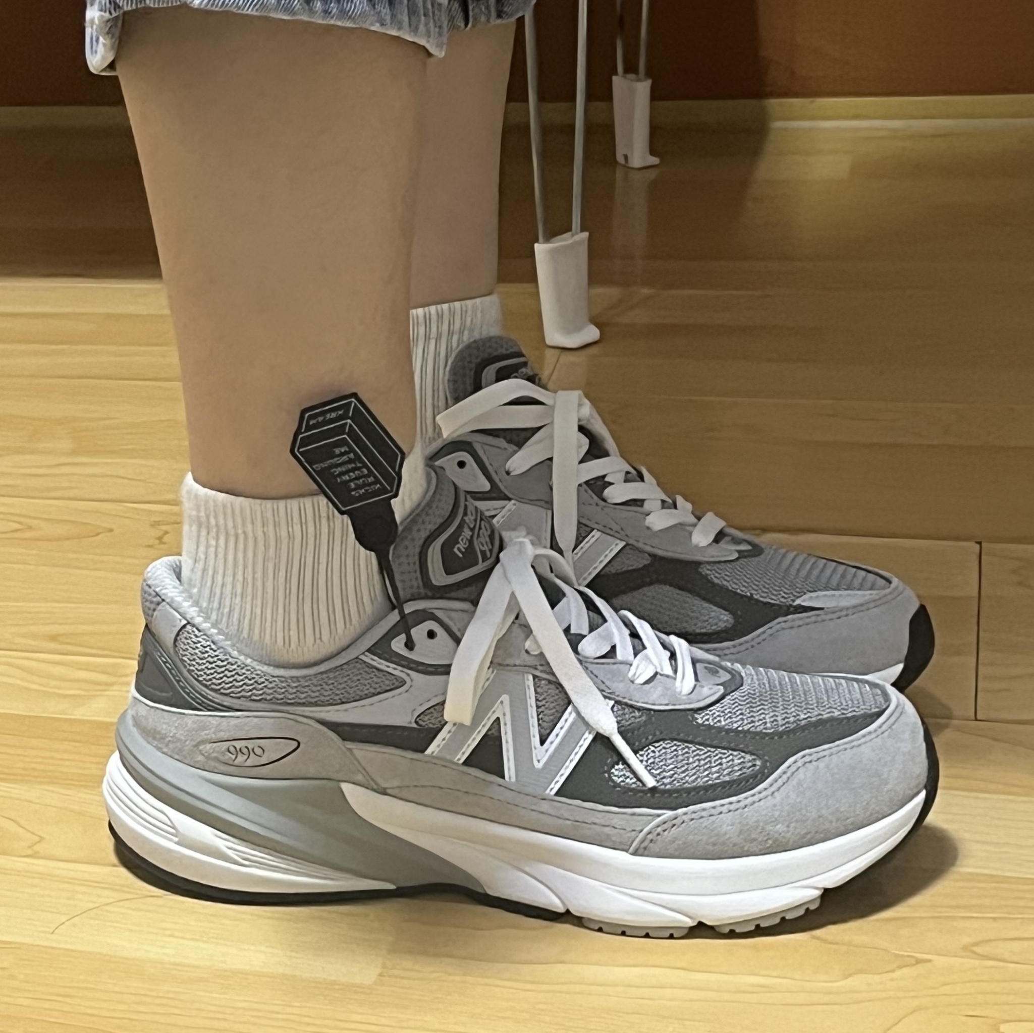 (GS) New Balance 990v6 Gray - M Medium 착용 스타일 - 1