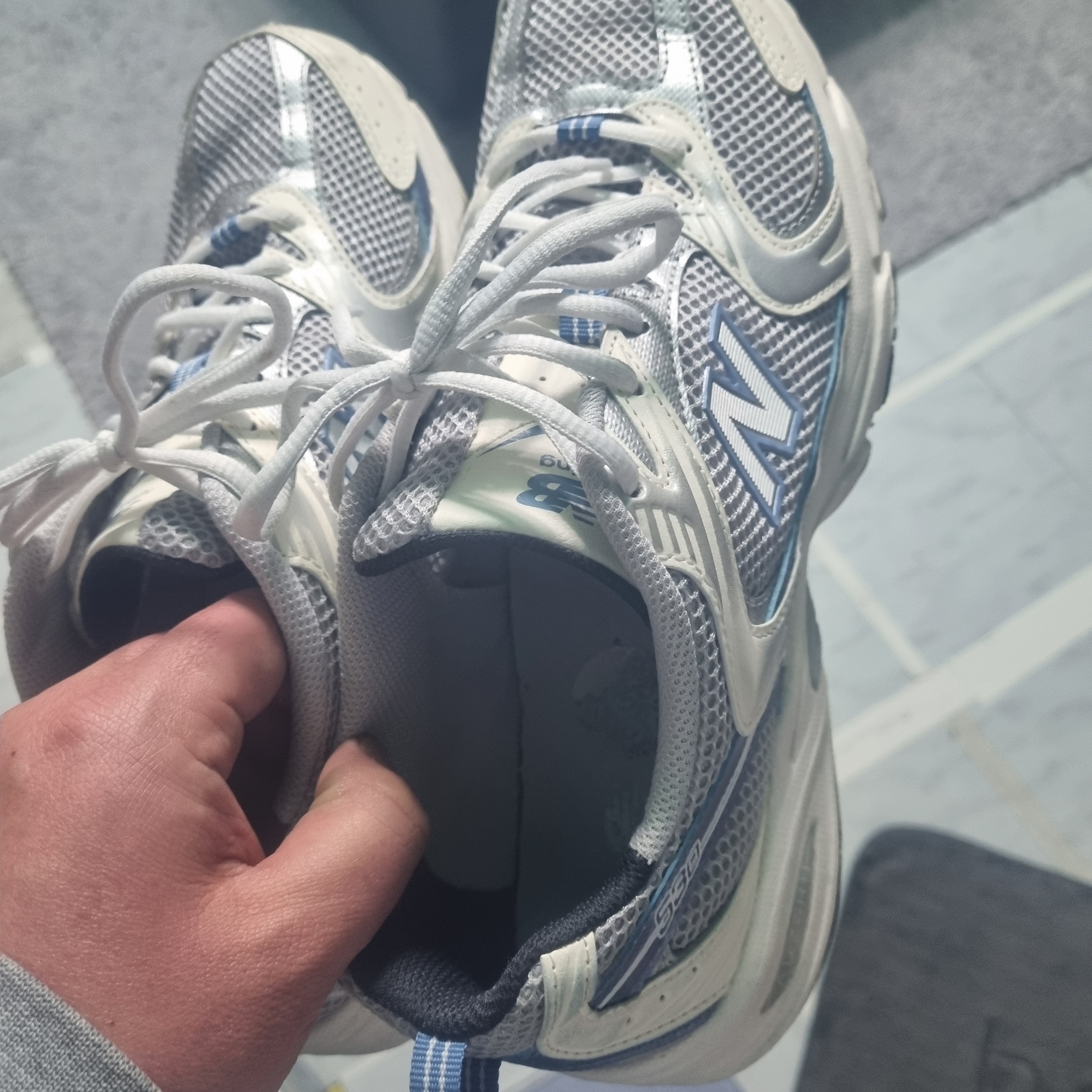 New Balance 530 Steel Blue 착용 스타일