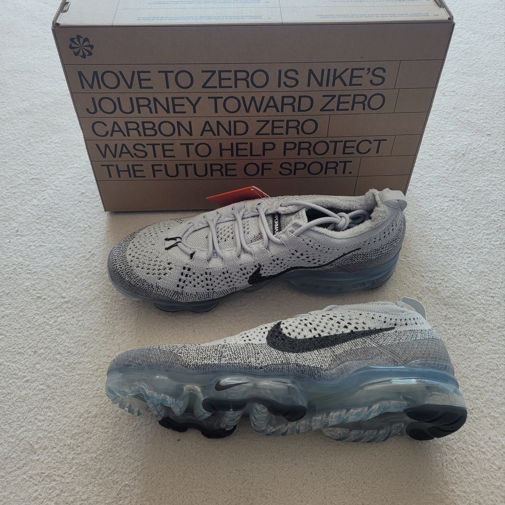 Nike Air VaporMax 2023 Flyknit Pure Platinum Anthracite 착용 스타일