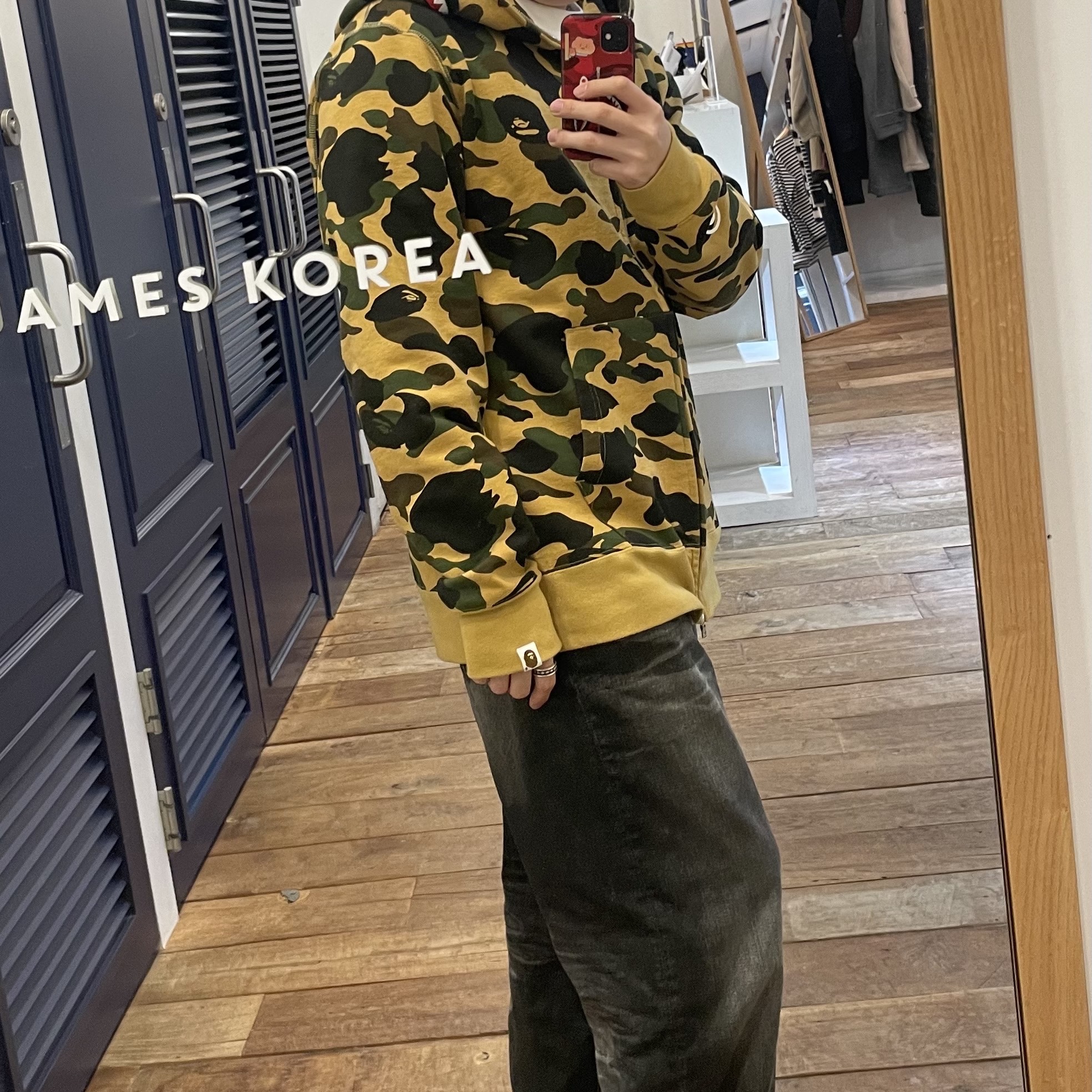 BAPE 1st Camo Shark Full Zip Hoodie Yellow 착용 스타일