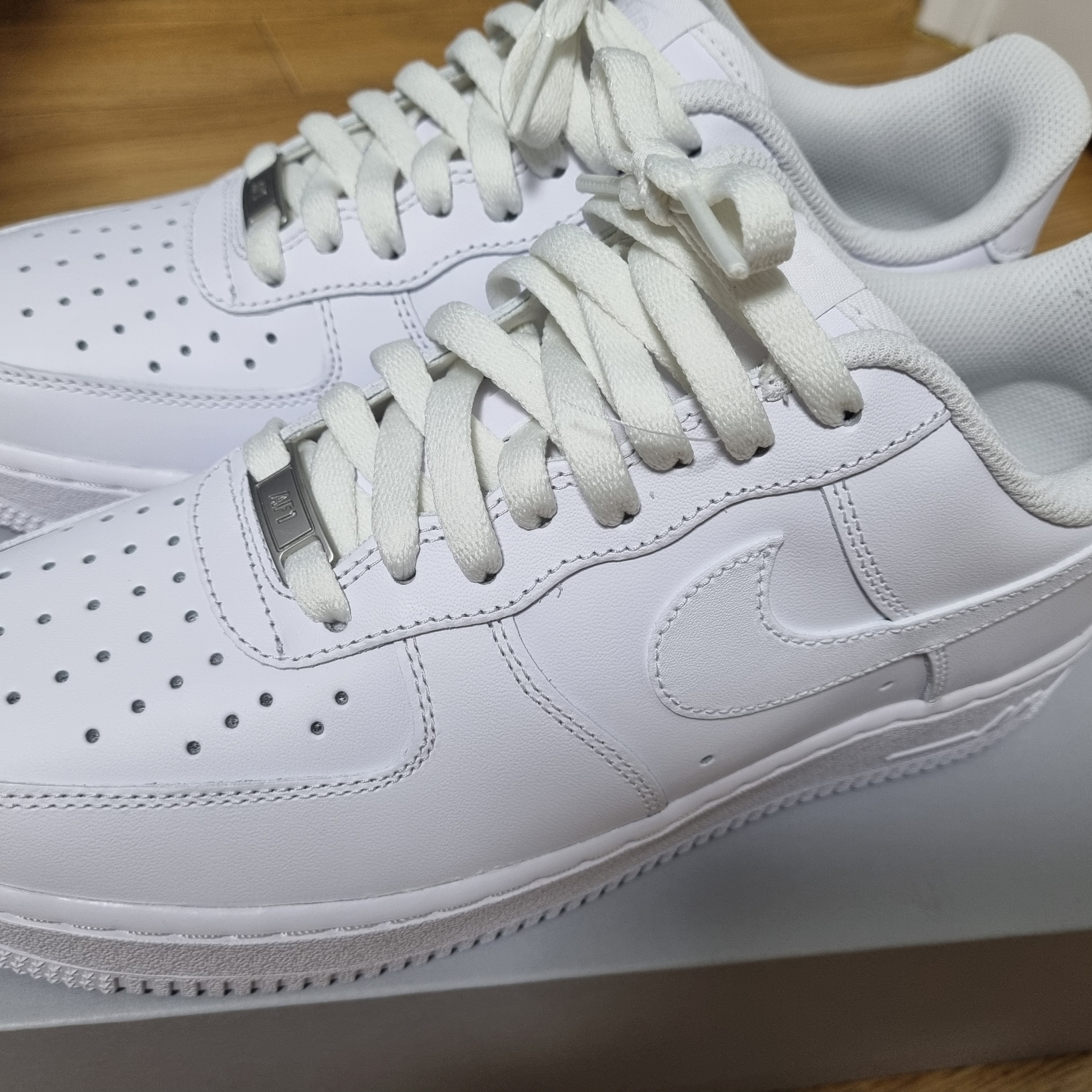 Nike Air Force 1 '07 Low White 착용 스타일 - 1