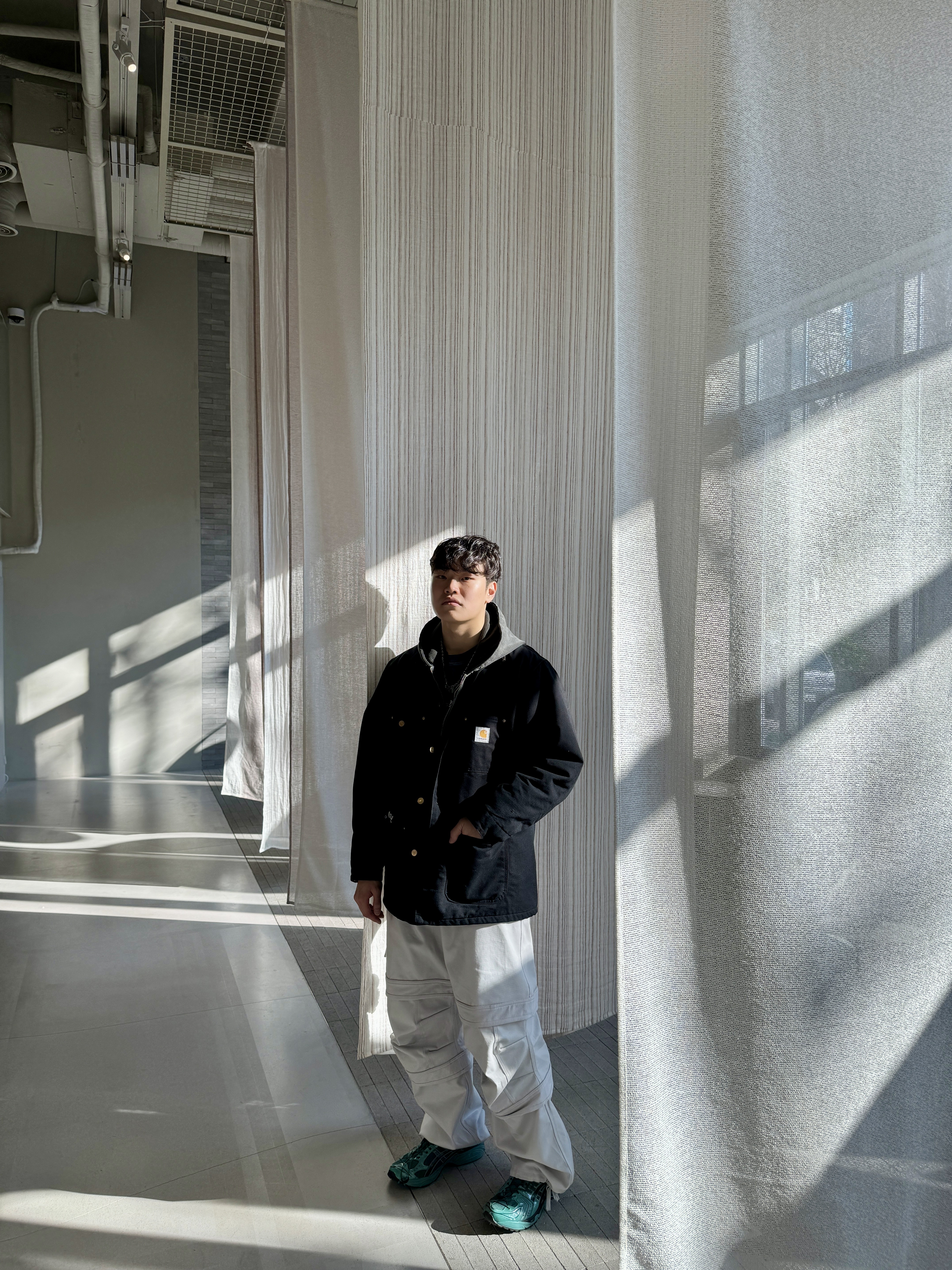 Undermycar Mu.11 Anti Fxxking Logo Play Oversized Pigment Hood Zip-up Gray, Farfromwhat Far Layered Work Pants White 착용 스타일 - 1