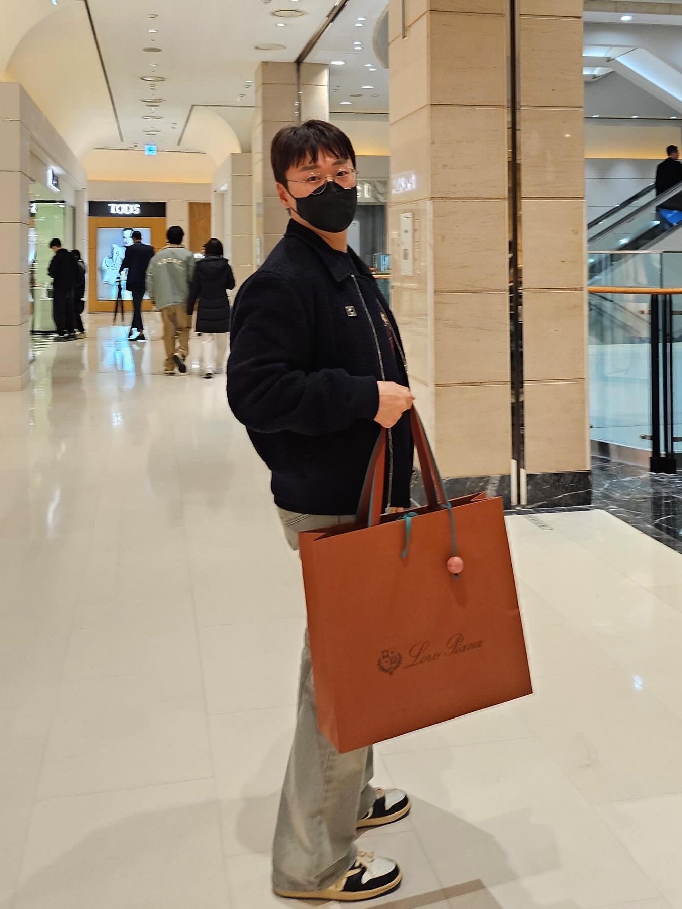 Off-White Caravaggio Painting Hoodie Black, Wooyoungmi Straight Denim Pants Mint - 23FW 착용 스타일 - 4