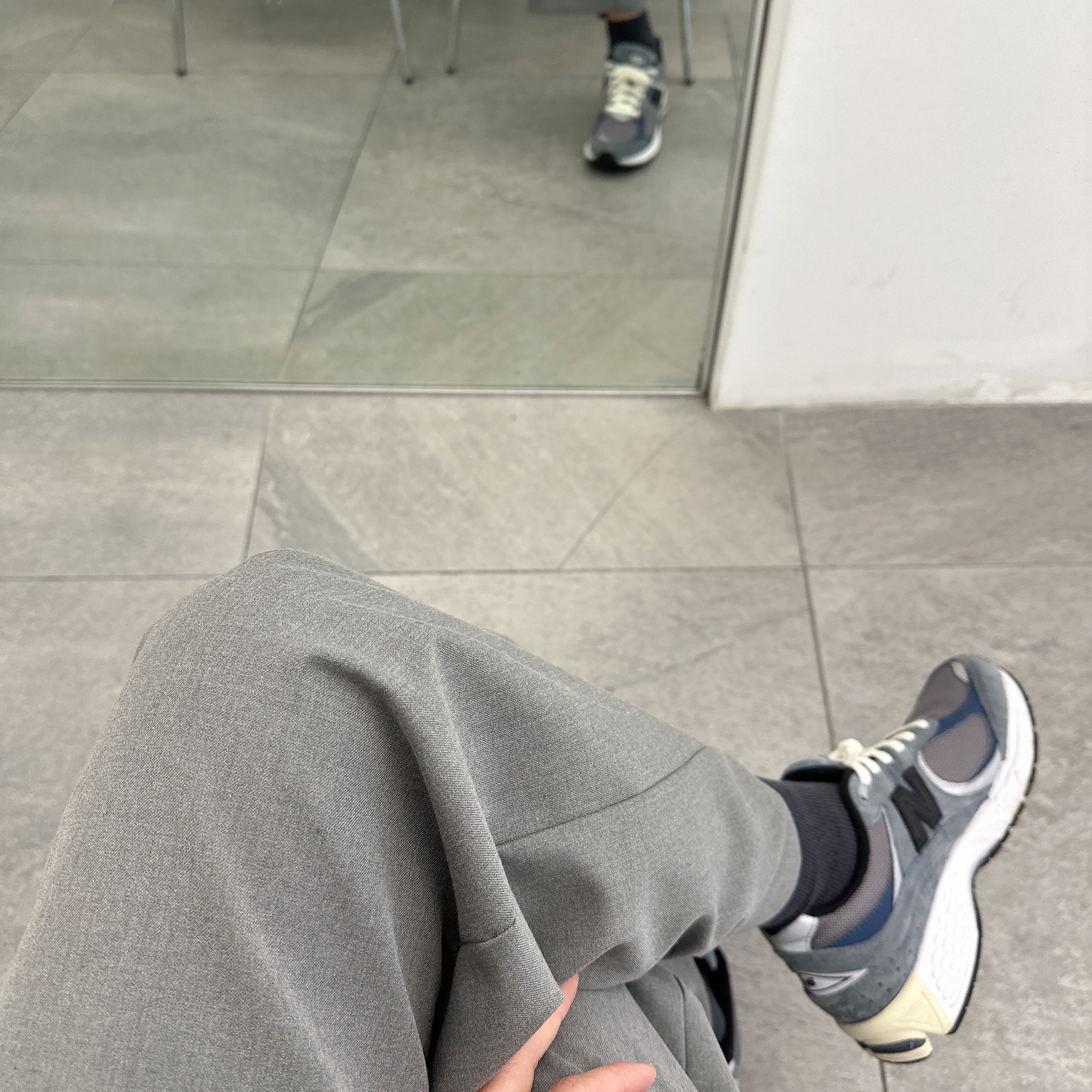 New Balance x JJJJound 2002R Storm Blue 착용 스타일 - 2