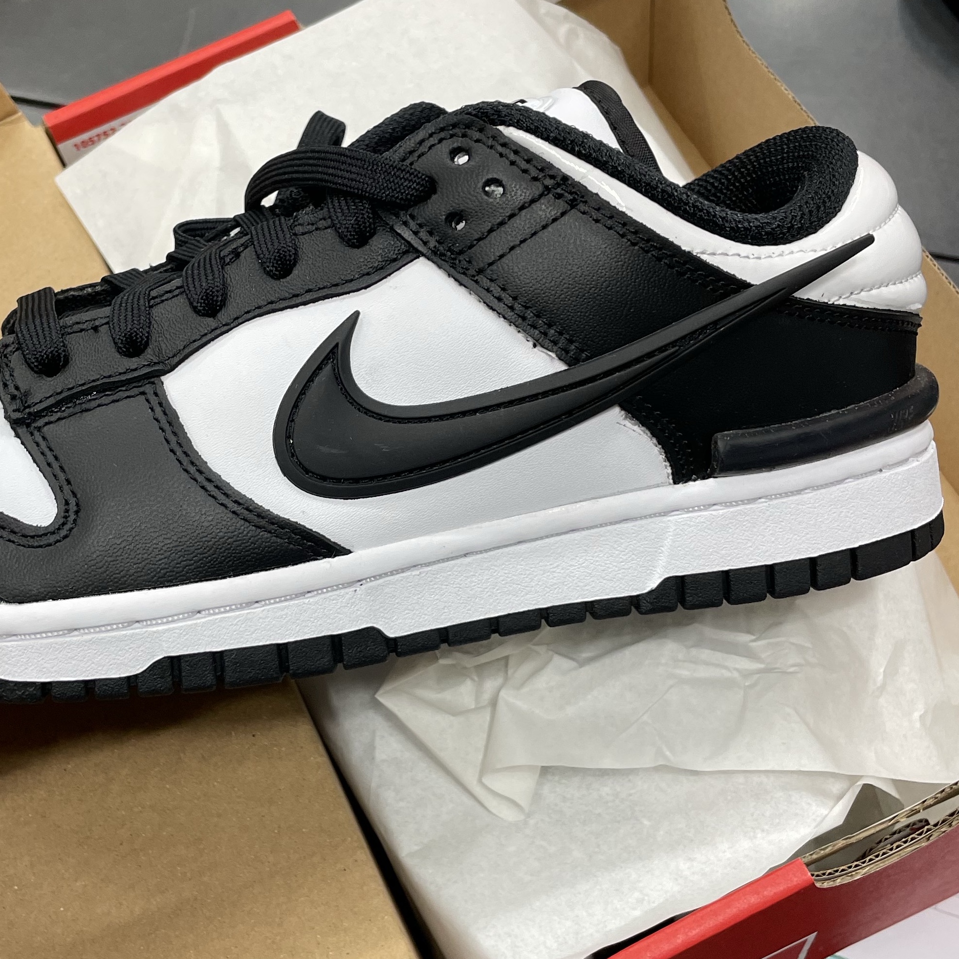 (W) Nike Dunk Low Twist White Black 착용 스타일