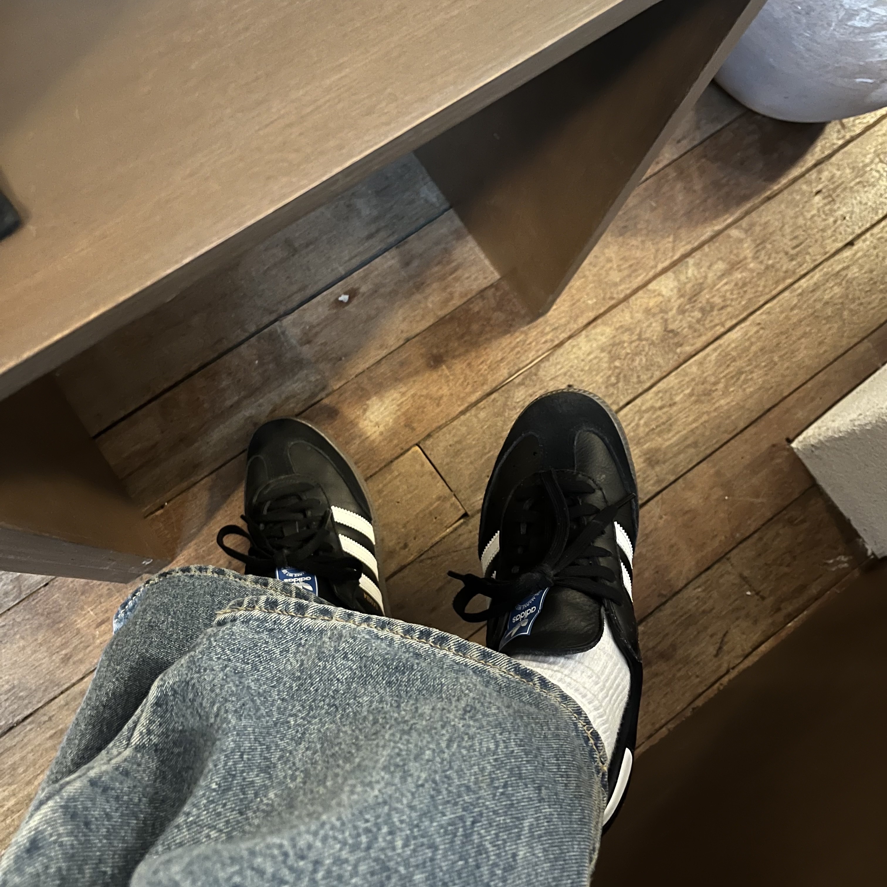 Adidas Samba OG Black White Gum 착용 스타일