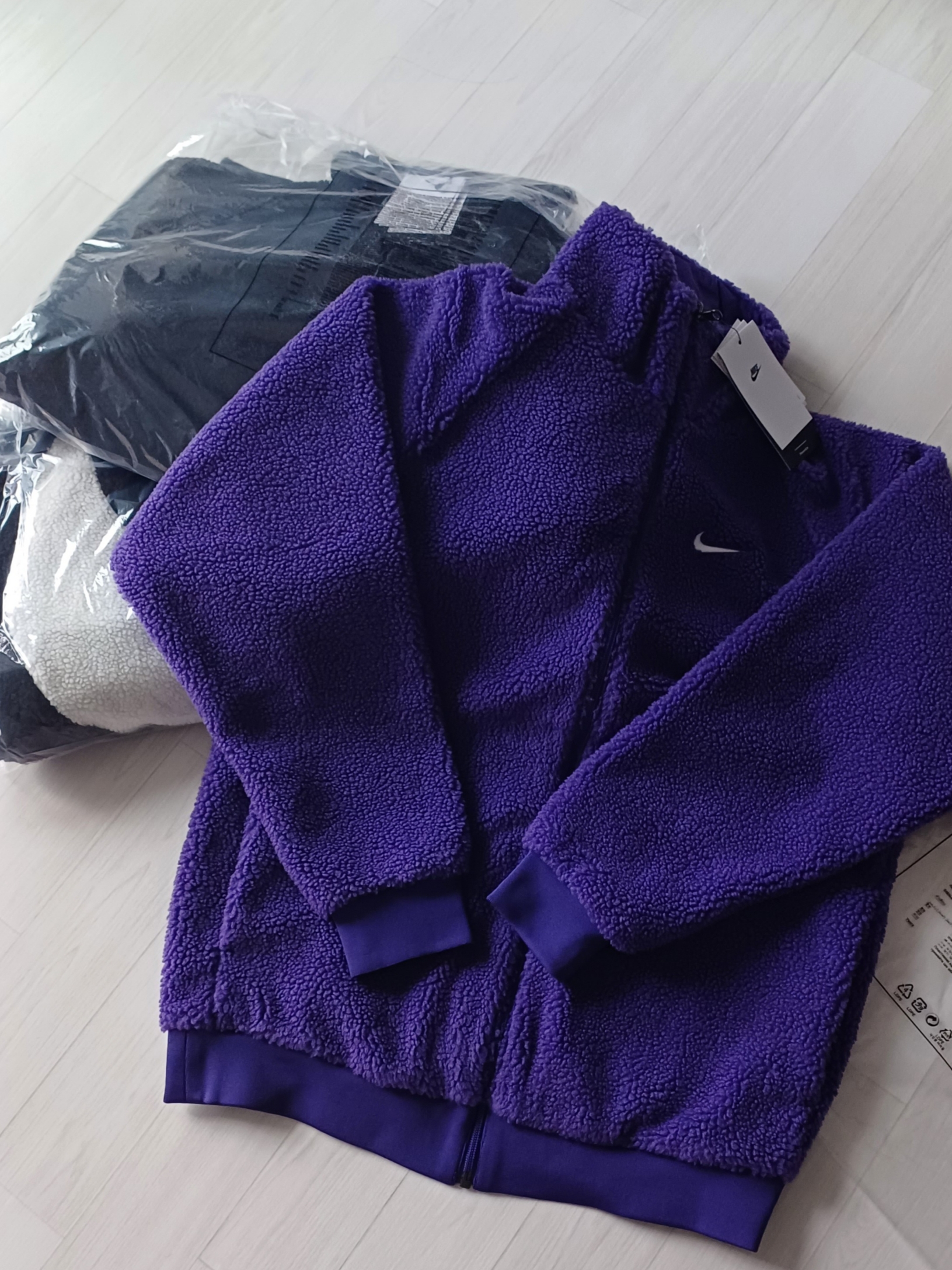 Nike NSW Reversible Jacket Black Anthracite - Asia, Nike NSW Reversible Jacket Court Purple White - Asia 착용 스타일