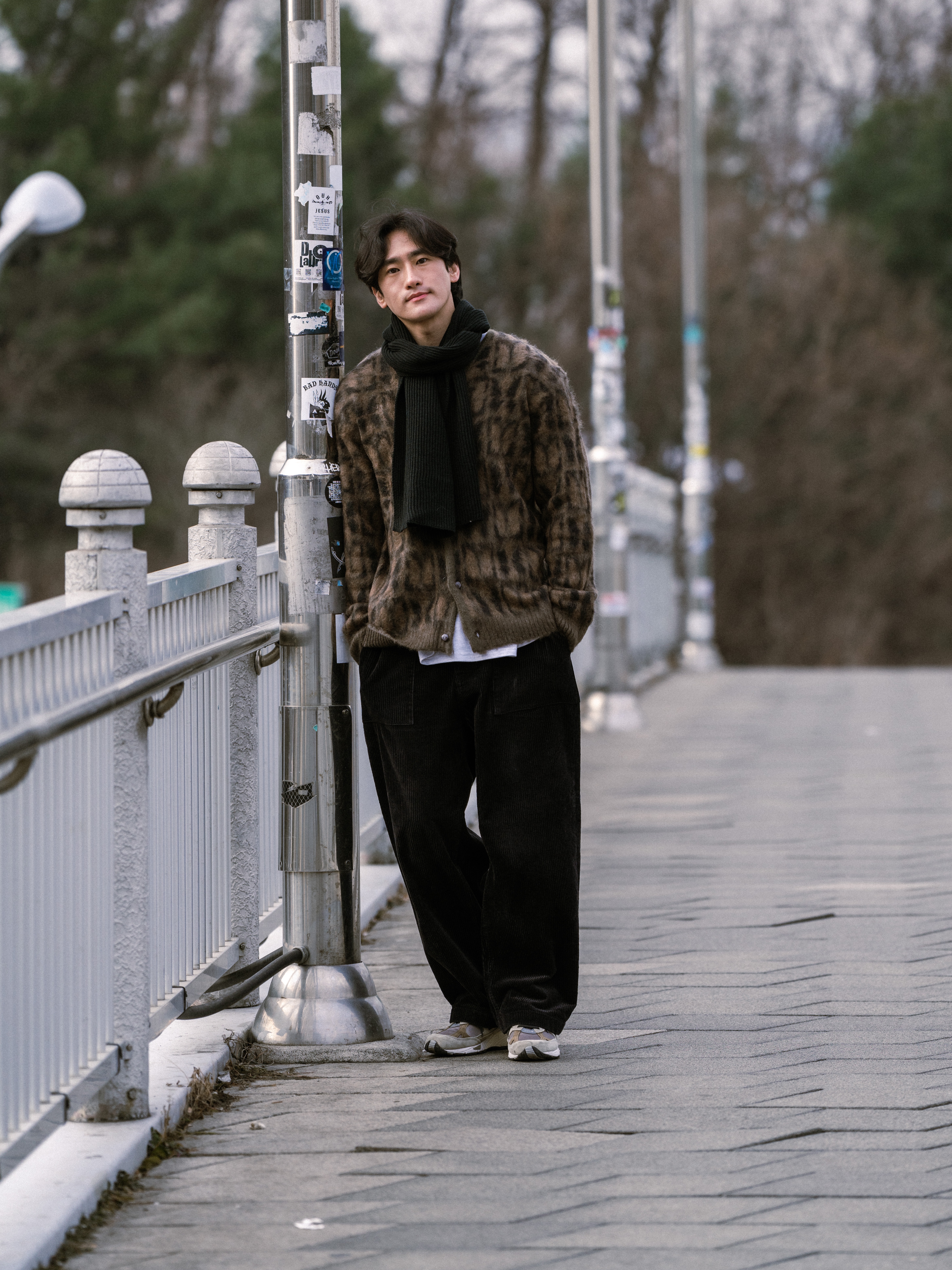 Needles Mohair Cardigan Papillon, New Balance x JJJJound 991 Made in UK Grey 착용 스타일 - 1