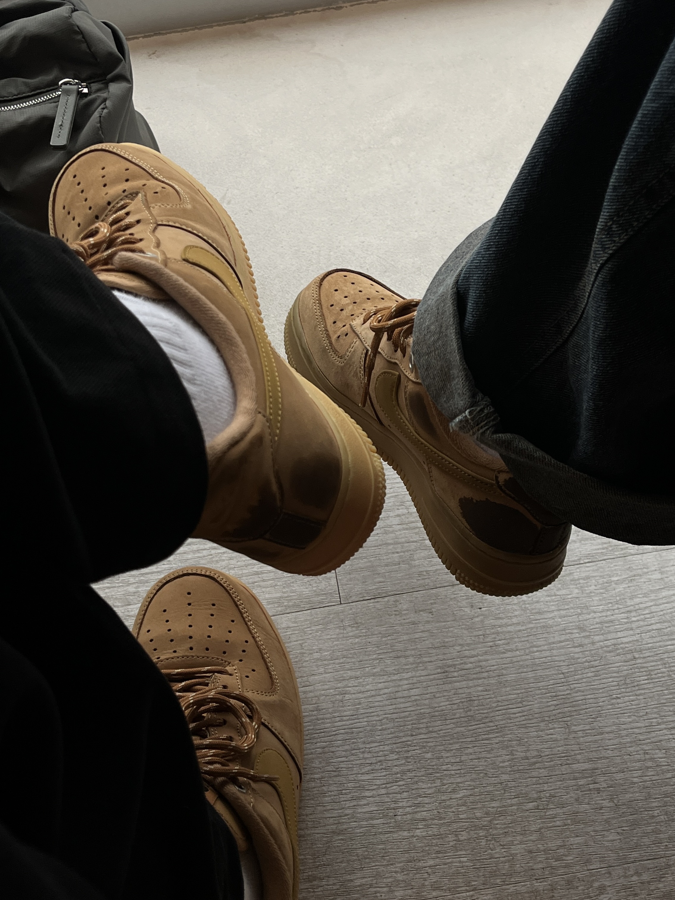 Nike Air Force 1 '07 WB Flax 착용 스타일 - 2