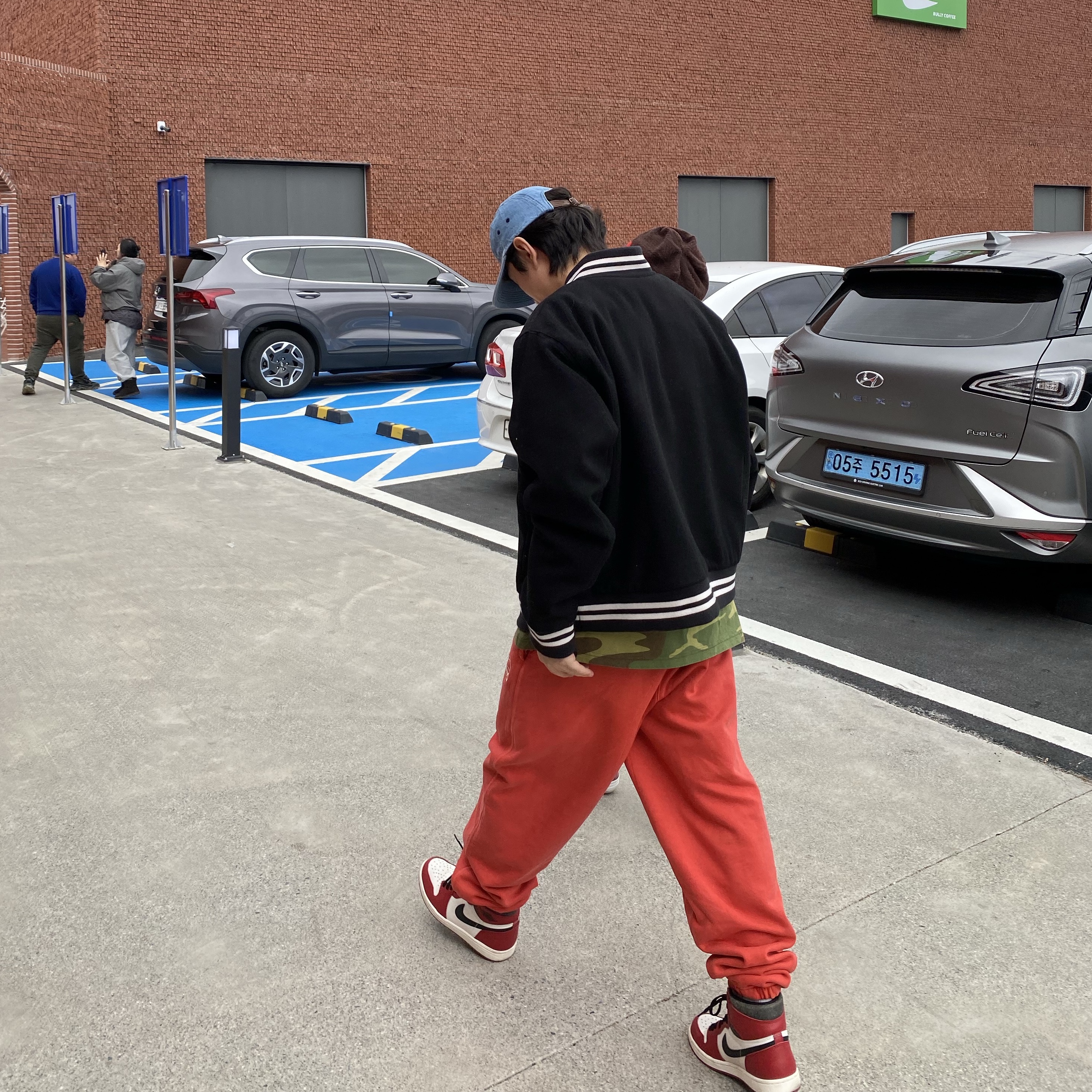 Supreme Washed Chino Twill Camp Cap Denim - 23FW, Nike NSW Authentics Varsity Jacket Black - Asia 착용 스타일