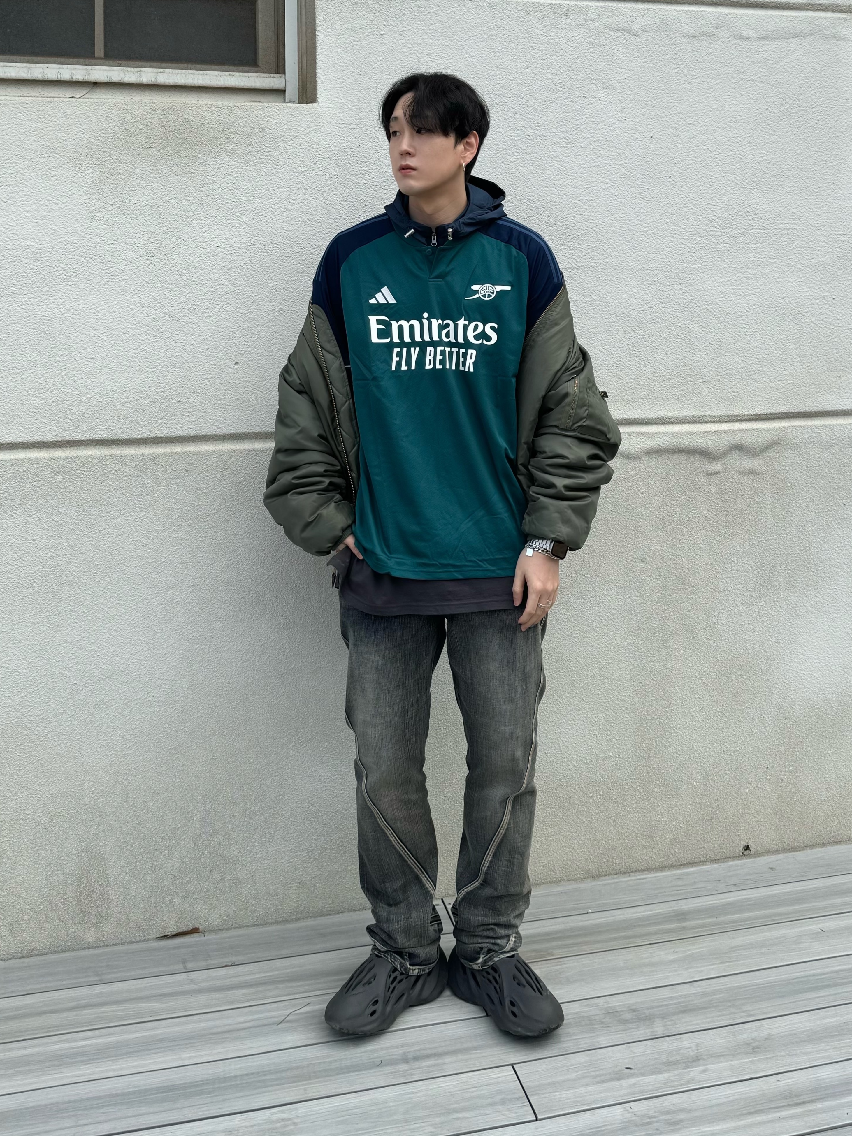 Adidas Arsenal 2023/24 3rd Jersey Rich Green Collegiate Navy - KR Sizing (Non Marking Ver.), Adidas Yeezy Foam RNNR Onyx 착용 스타일 - 1