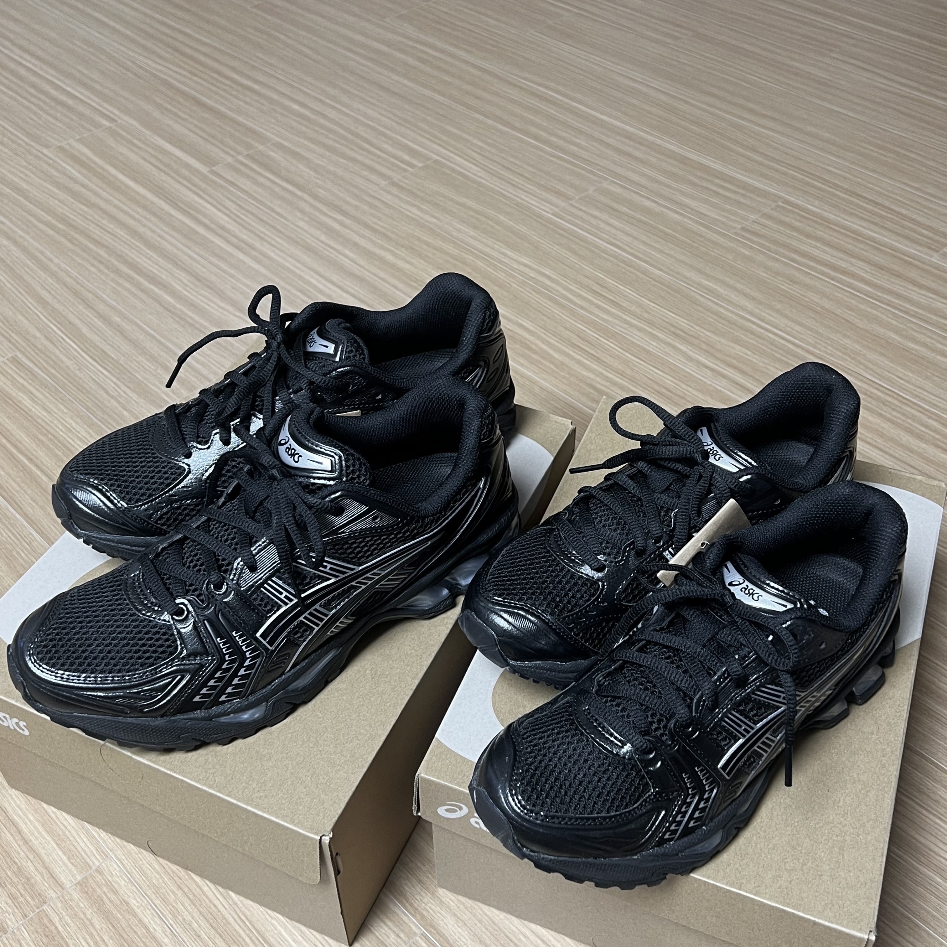 Asics Gel-Kayano 14 Black Pure Silver 착용 스타일