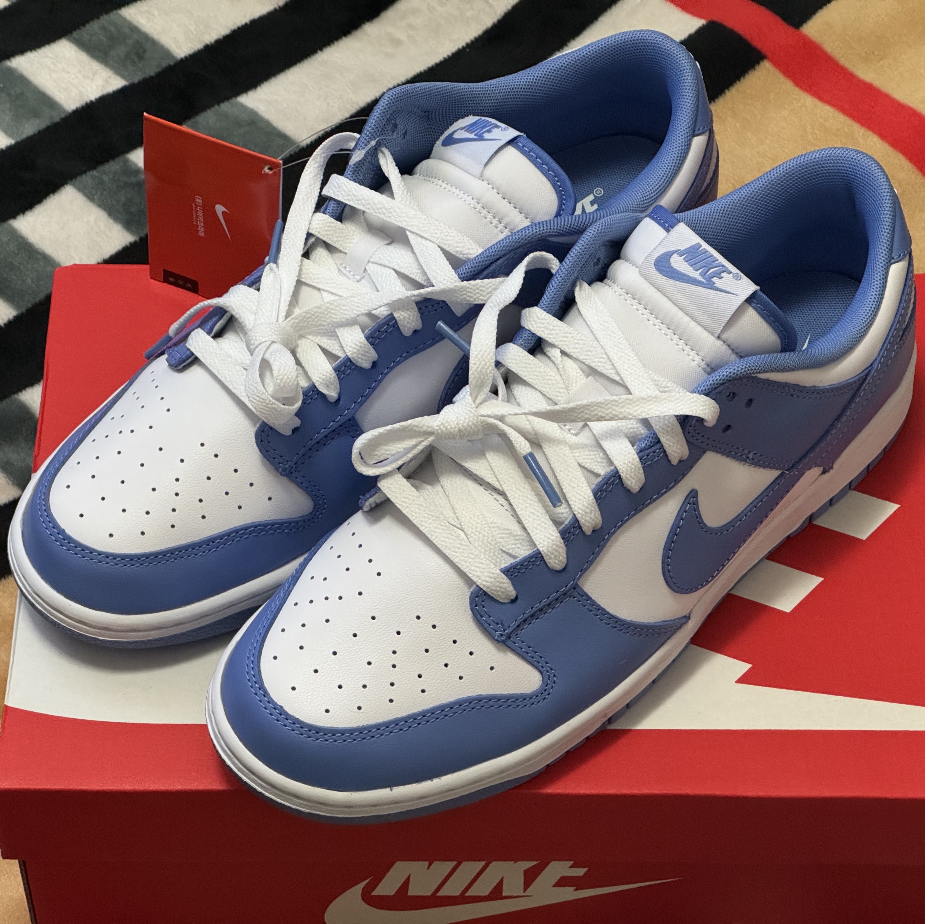 Nike Dunk Low Retro White Polar Blue 착용 스타일