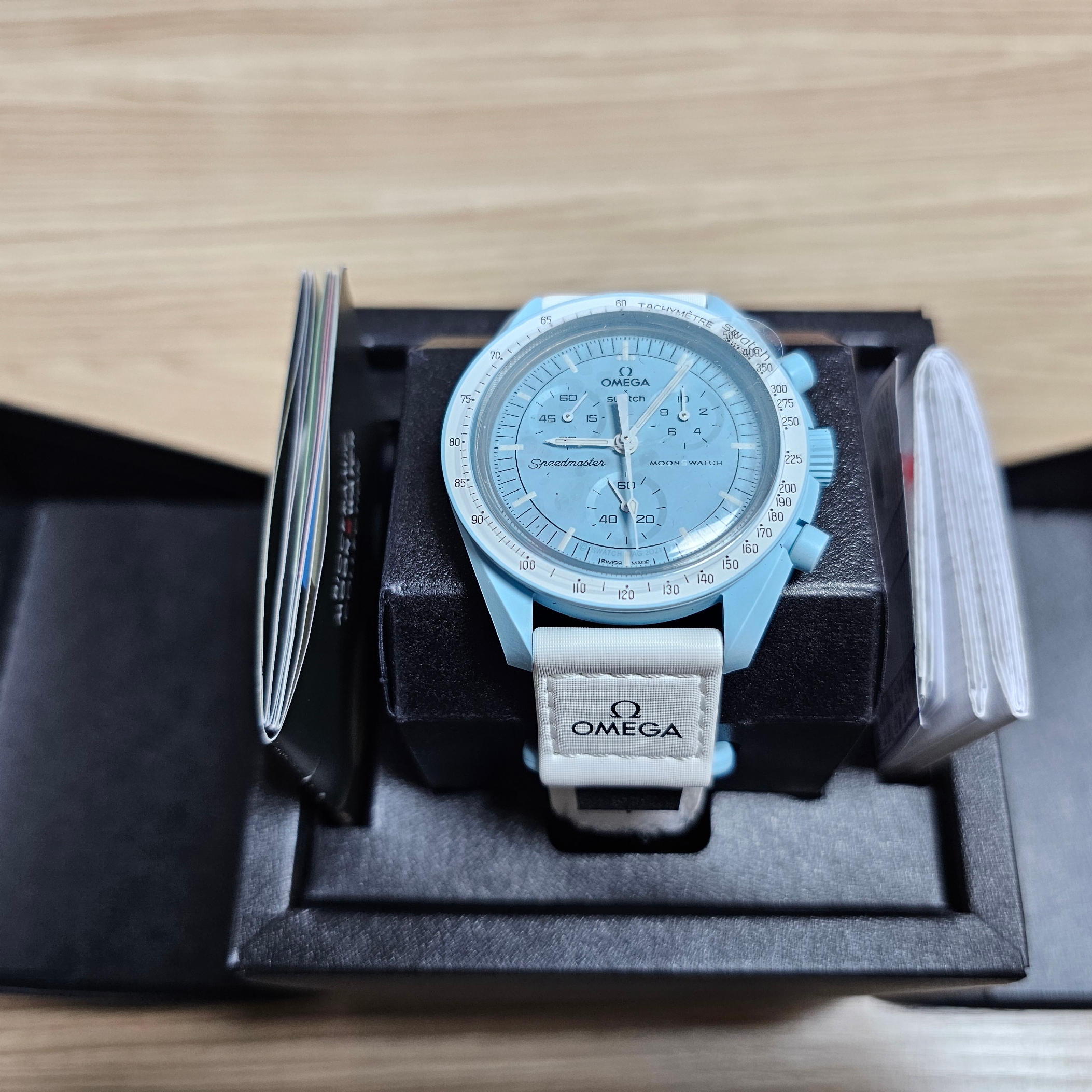 Swatch x Omega Bioceramic MoonSwatch Mission To Uranus 착용 스타일 - 2