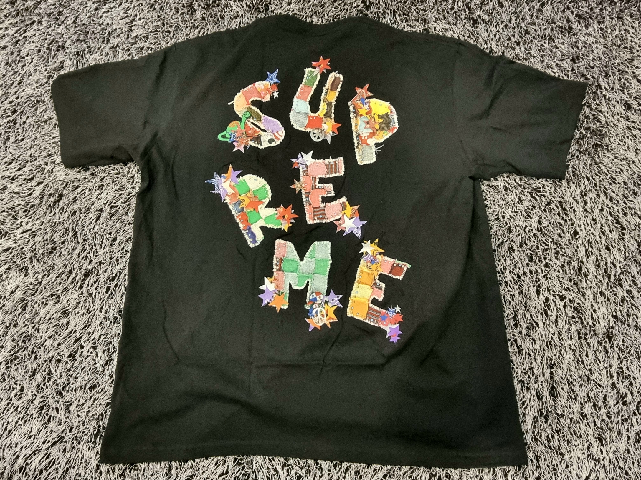 Supreme Patchwork T-Shirt Black - 24SS, Supreme Patchwork T-Shirt Green - 24SS 착용 스타일 - 1