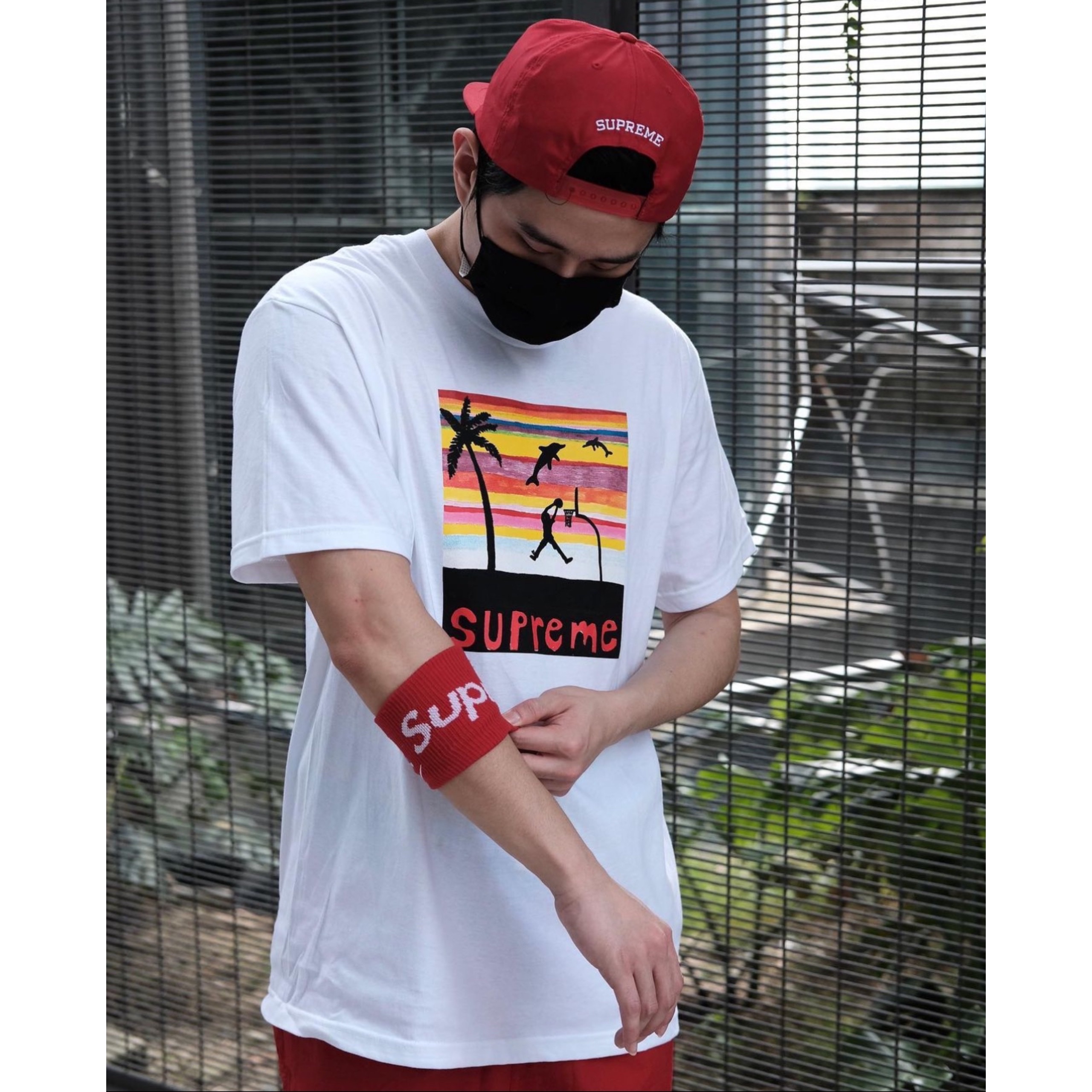 Supreme x Nike NBA Wristband Red (Pack of 2), Supreme x Nike NBA Wristband Black (Pack of 2) 착용 스타일 - 1