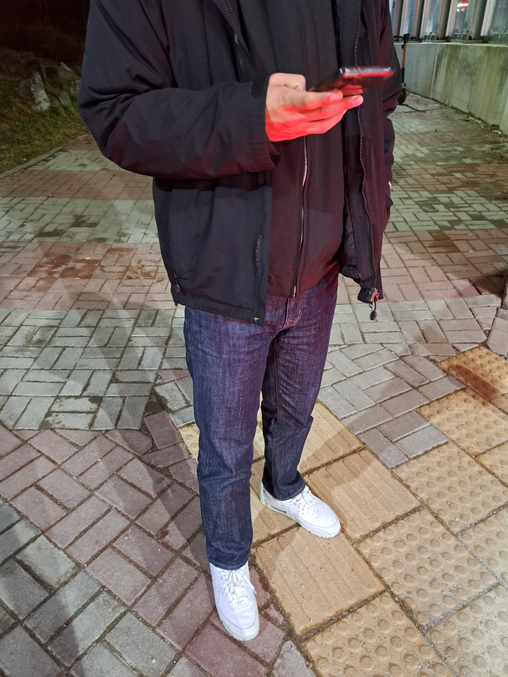 나이키 에어맥스 90 LTR 트리플 화이트 착용 스타일 - 1