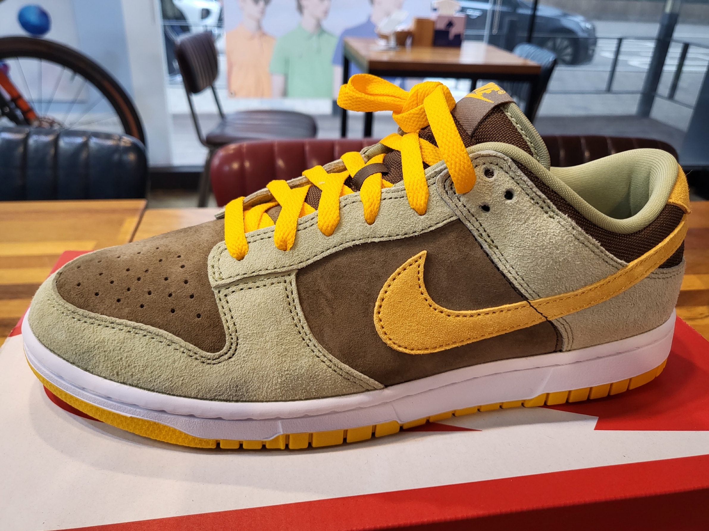 Nike Dunk Low SE Dusty Olive 착용 스타일