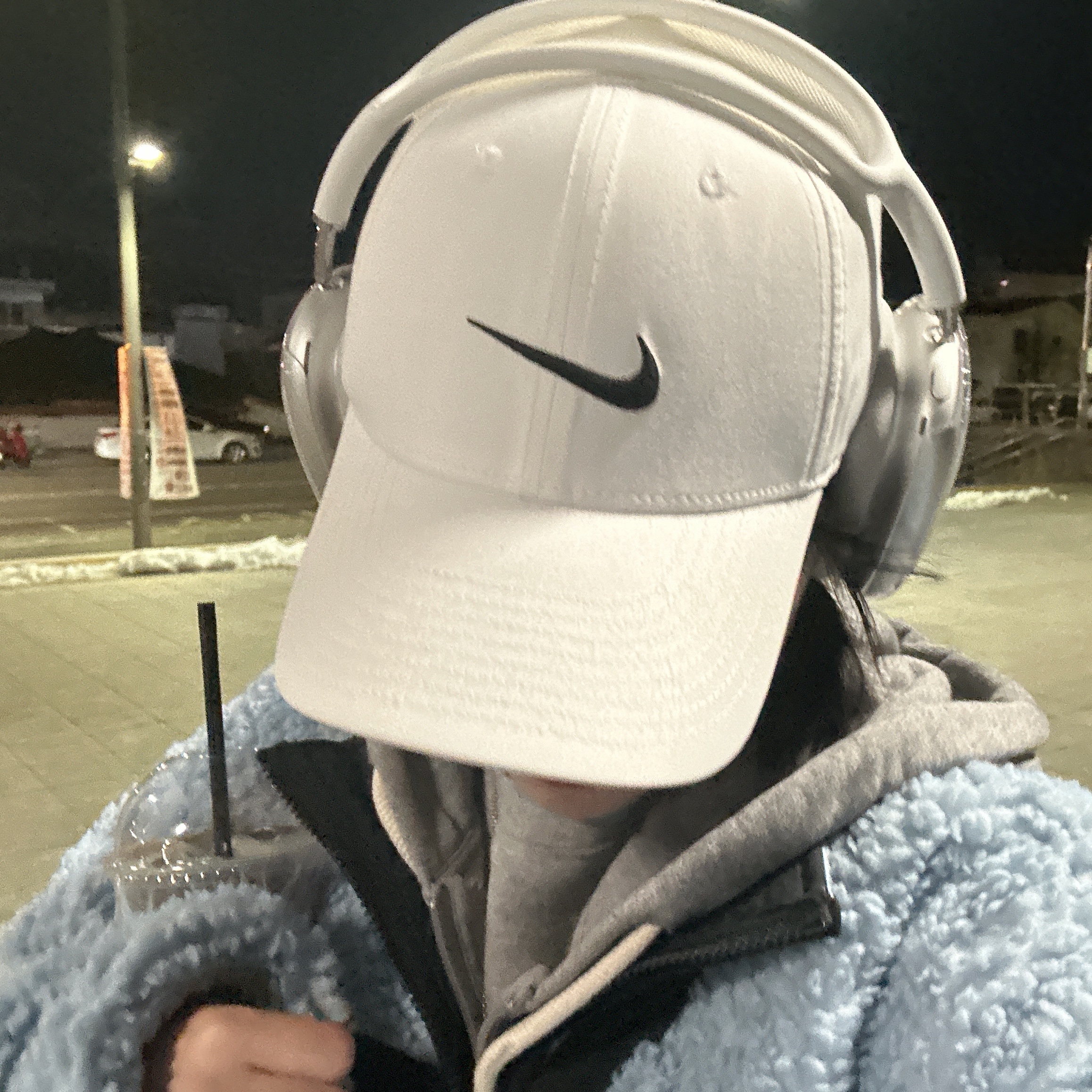 Stussy Sherpa Reversible Jacket Light Denim, Apple AirPods Max Lightning Silver (Korean Ver.) 착용 스타일 - 1