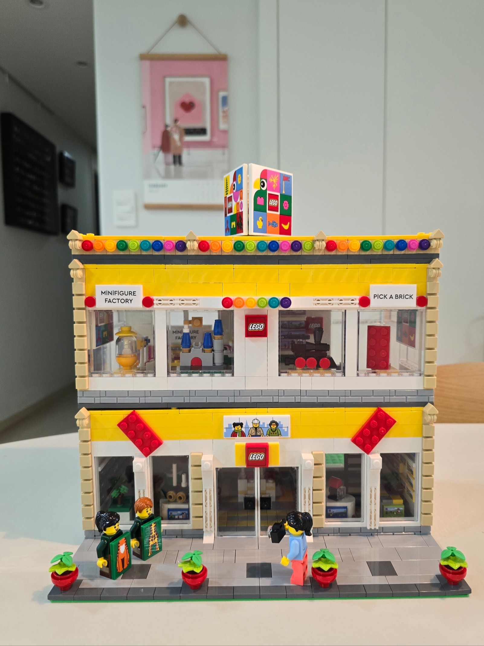 Lego Brand Store 착용 스타일