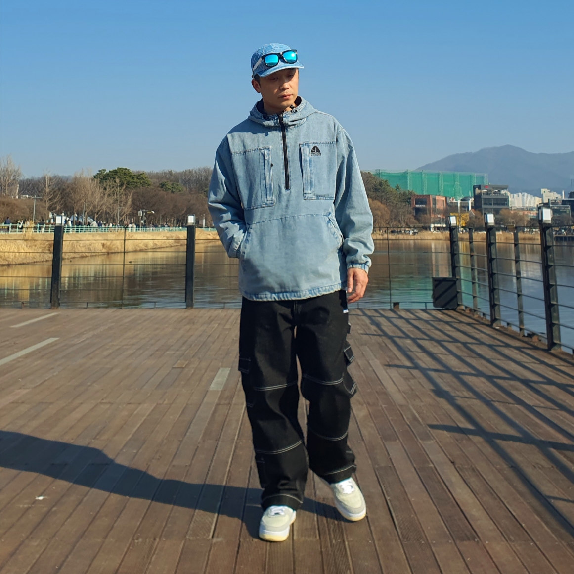 Nike x Undefeated Air Force 1 Low SP 5 On It, Supreme Punched Denim Camp Cap Washed Indigo - 23FW 착용 스타일 - 1