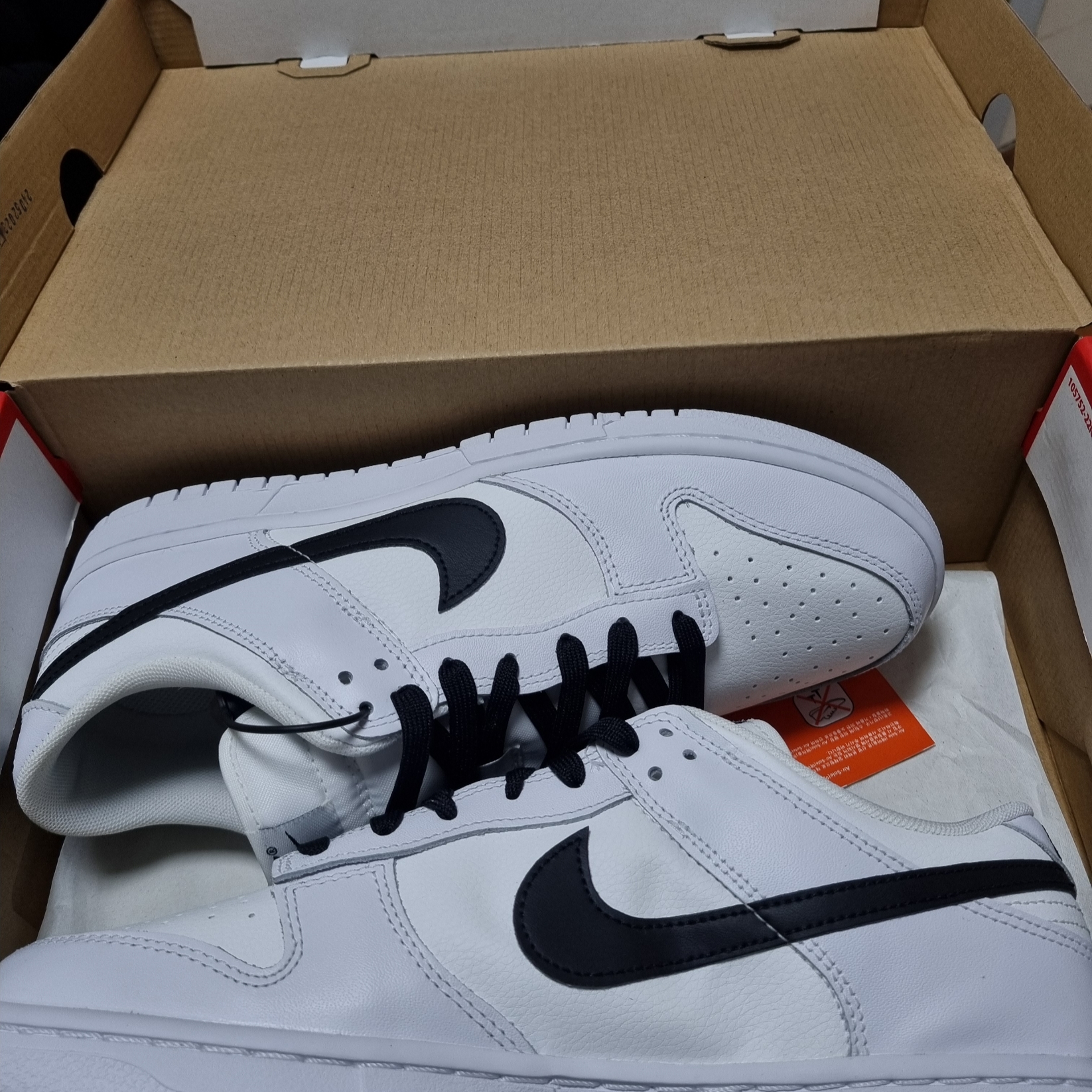 Nike Dunk Low Retro Summit White 착용 스타일 - 2