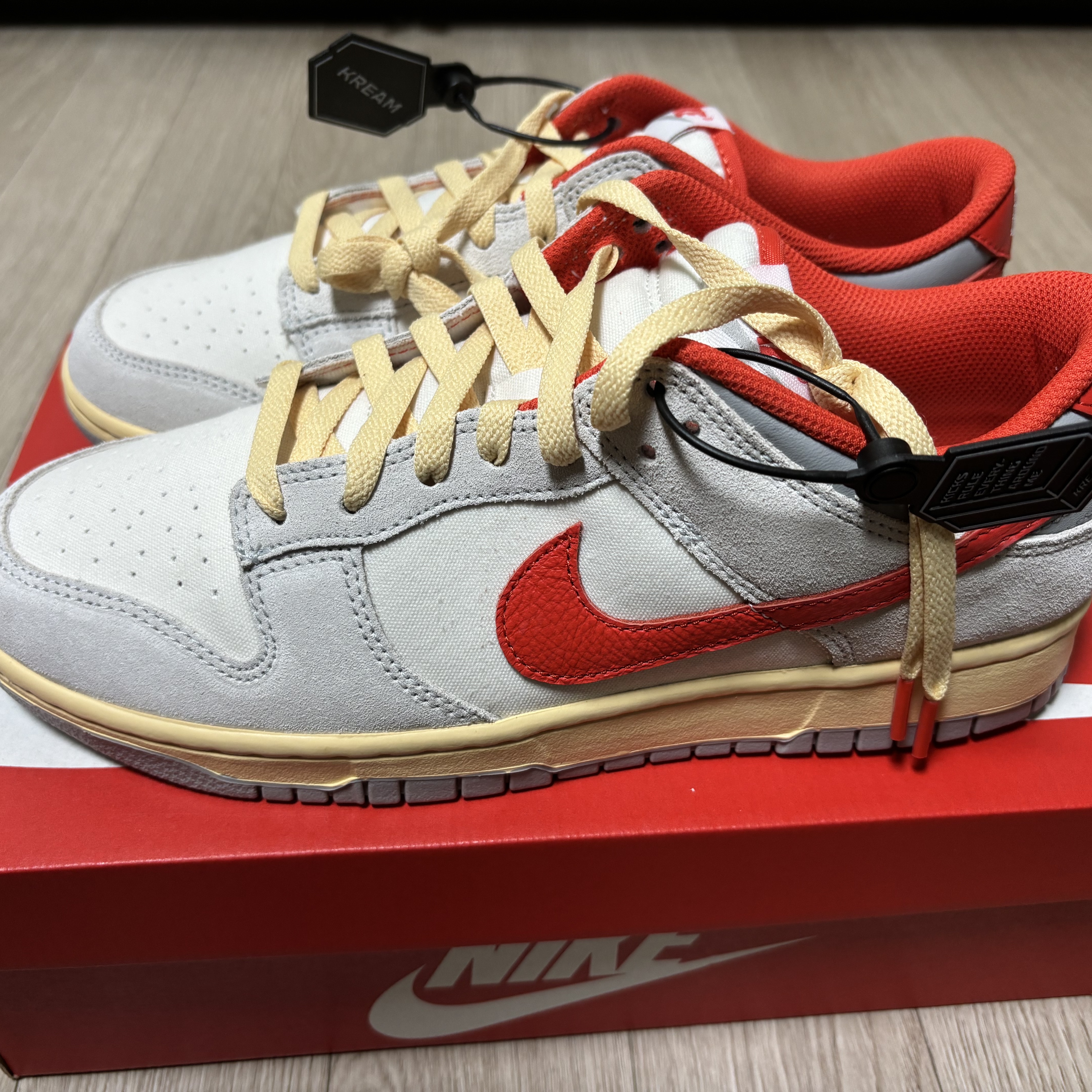 Nike Dunk Low Sail Picante Red 착용 스타일 - 1