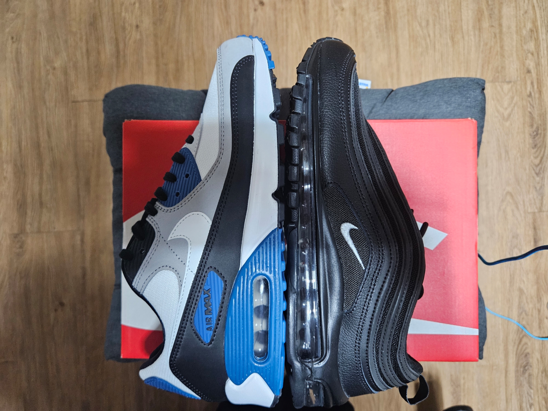 Nike Air Max 1 Deep Royal Blue, Nike Air Max 90 Light Smoke Grey Industrial Blue 착용 스타일 - 4