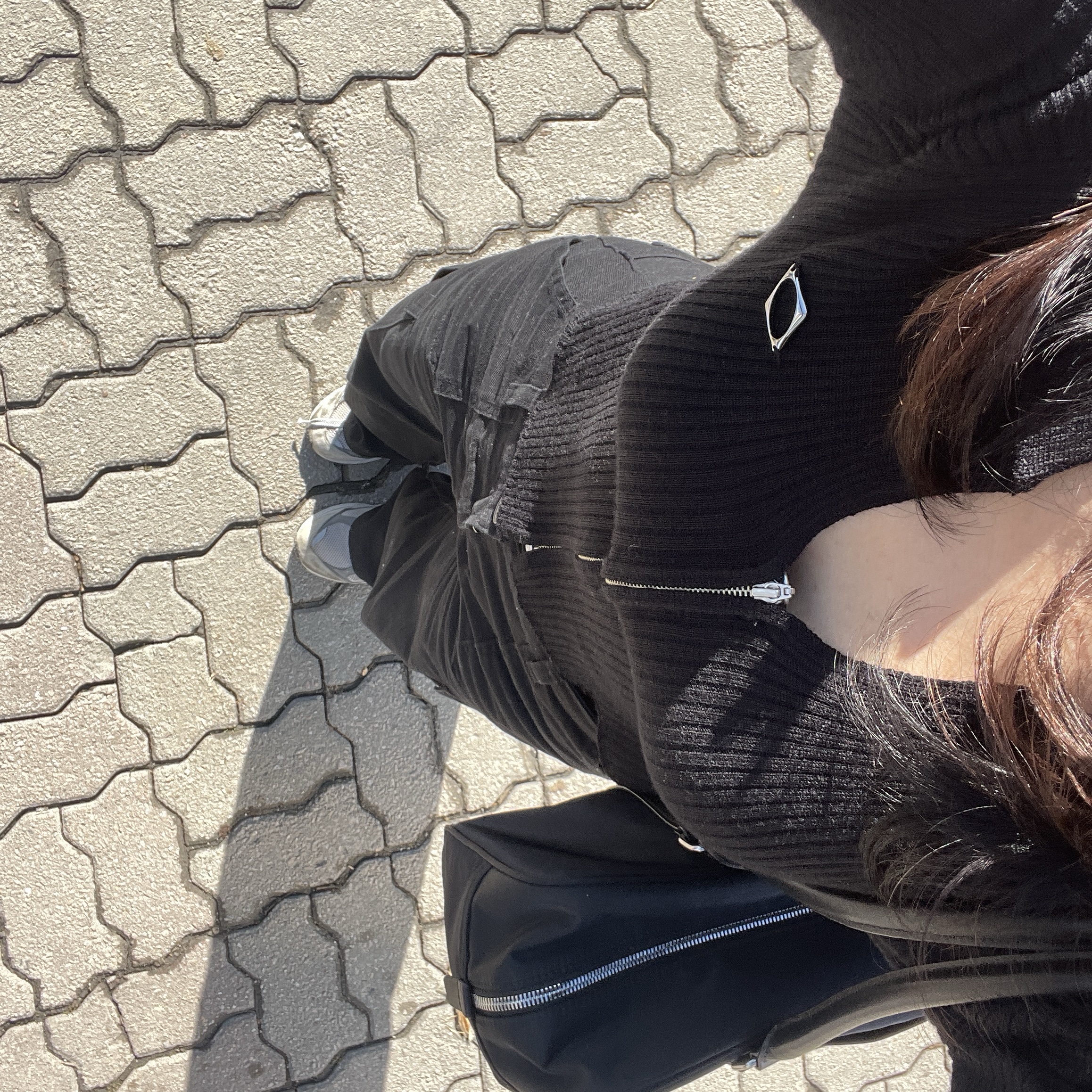 Matin Kim Sporty Tote Bag Black, (W) Mischief Knitted Long Sleeve Shirt Black 착용 스타일