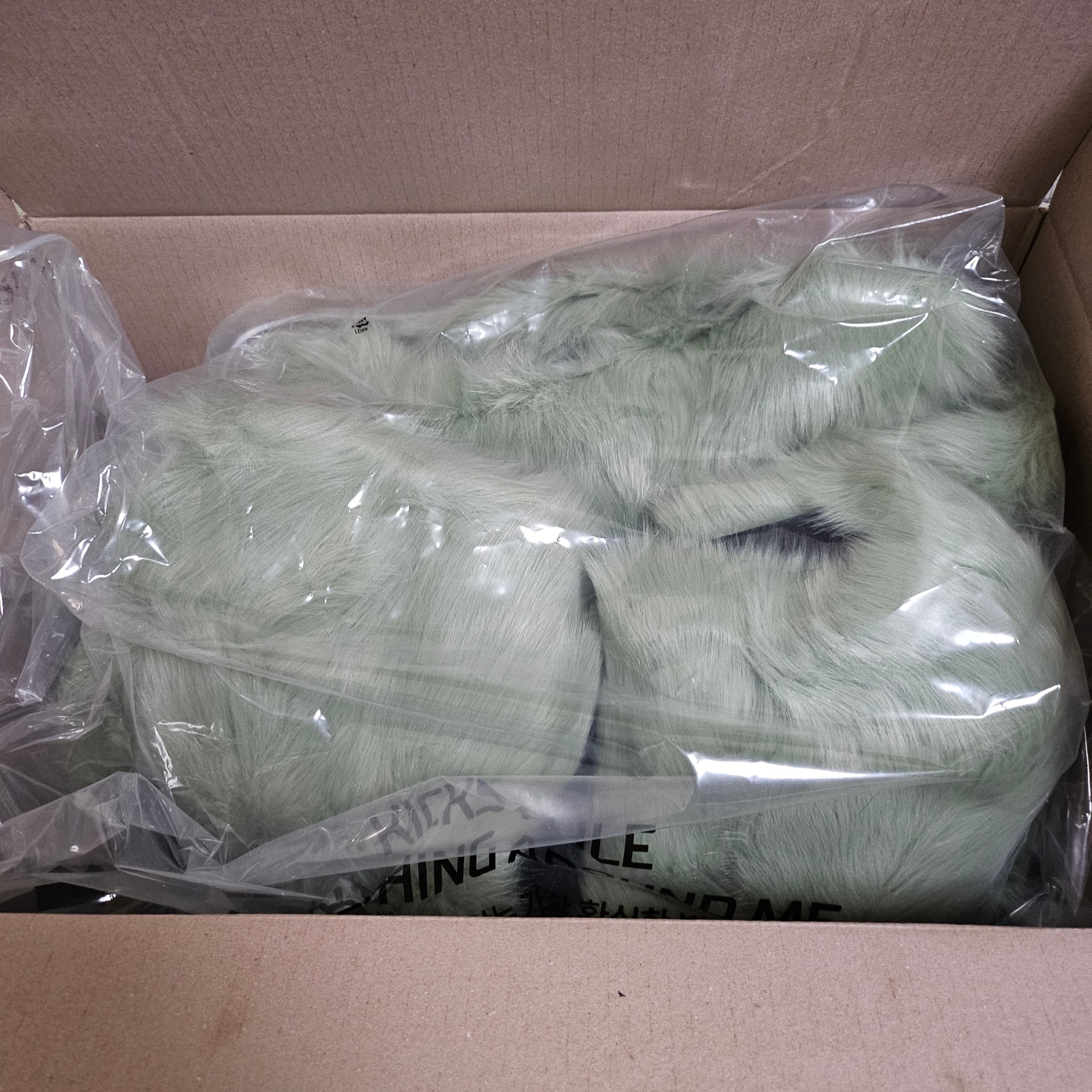 (W) Nike x Ambush Reversible Faux-Fur Coat Jade Horizon 착용 스타일
