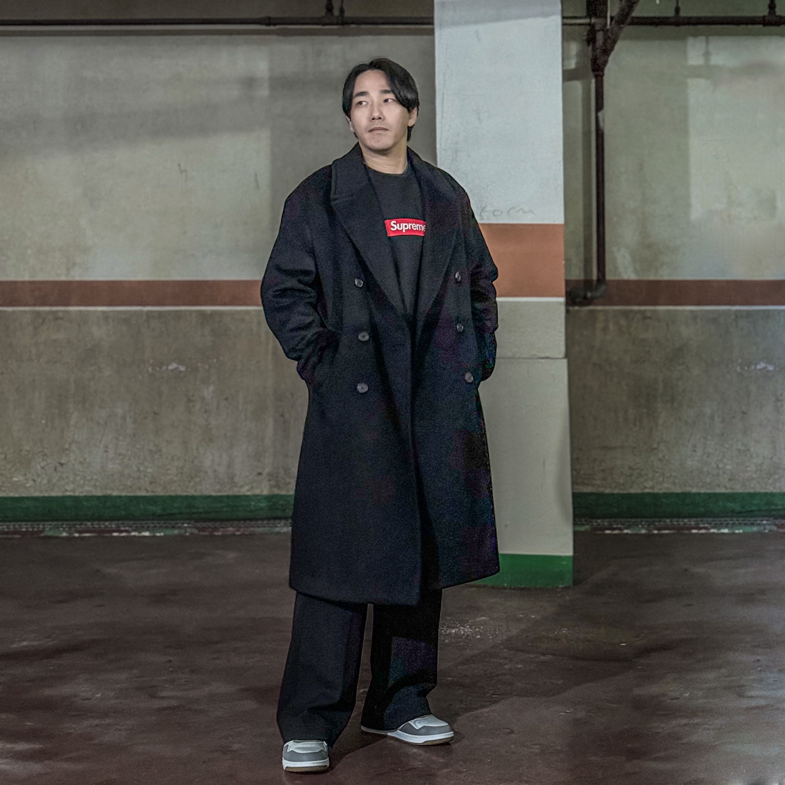 Supreme Box Logo Crewneck Black - 22FW, Dior B27 Low-Top Sneakers Gray 착용 스타일