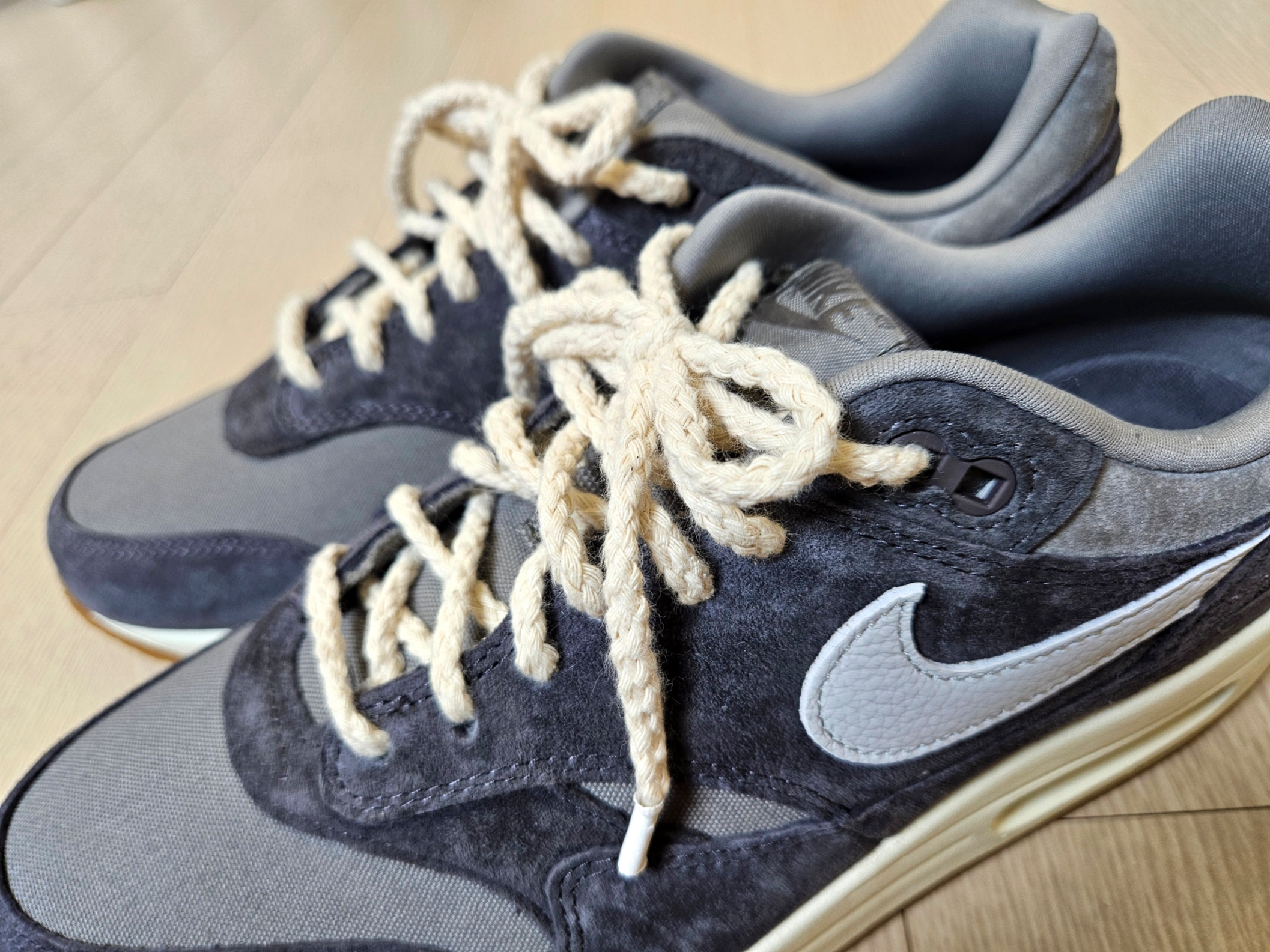 Nike Air Max 1 Crepe 착용 스타일 - 1