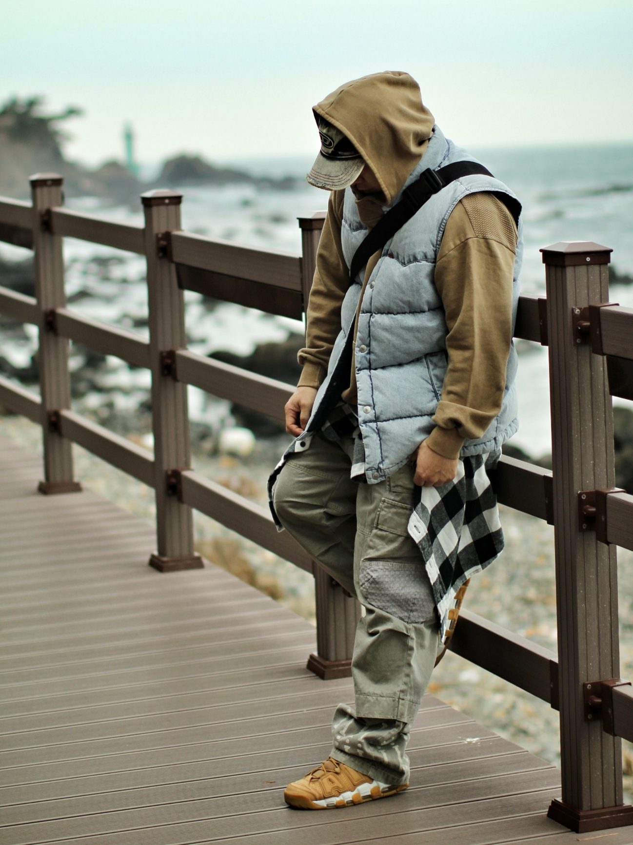 Ignota Core:6 Washed Hoodie Camel, Diesel C-Seymon Treated Denim Baseball Cap Blue White 착용 스타일 - 3