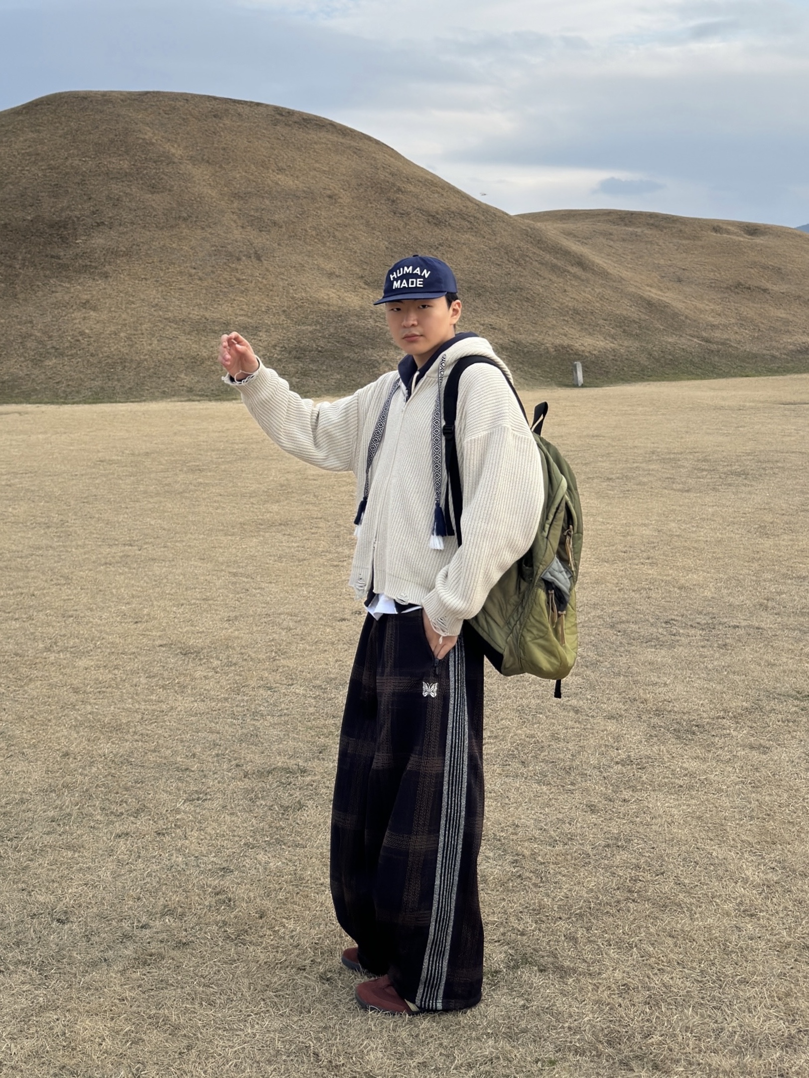 Adidas x Wales Bonner Nylon Samba Fox Brown Sandy Beige 착용 스타일 - 3