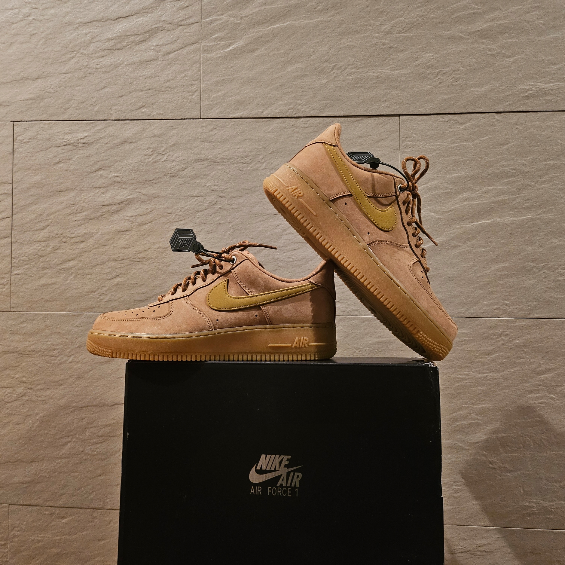 Nike Air Force 1 '07 WB Flax 착용 스타일 - 2